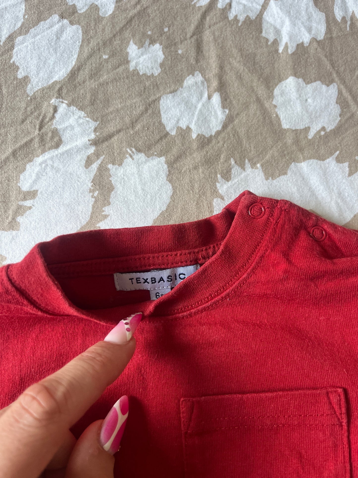 T-shirt à manches courtes rouge avec poche - 6 mois