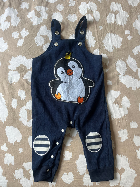 Salopette en velours côtelé bleu avec pingouin - 6/9 mois