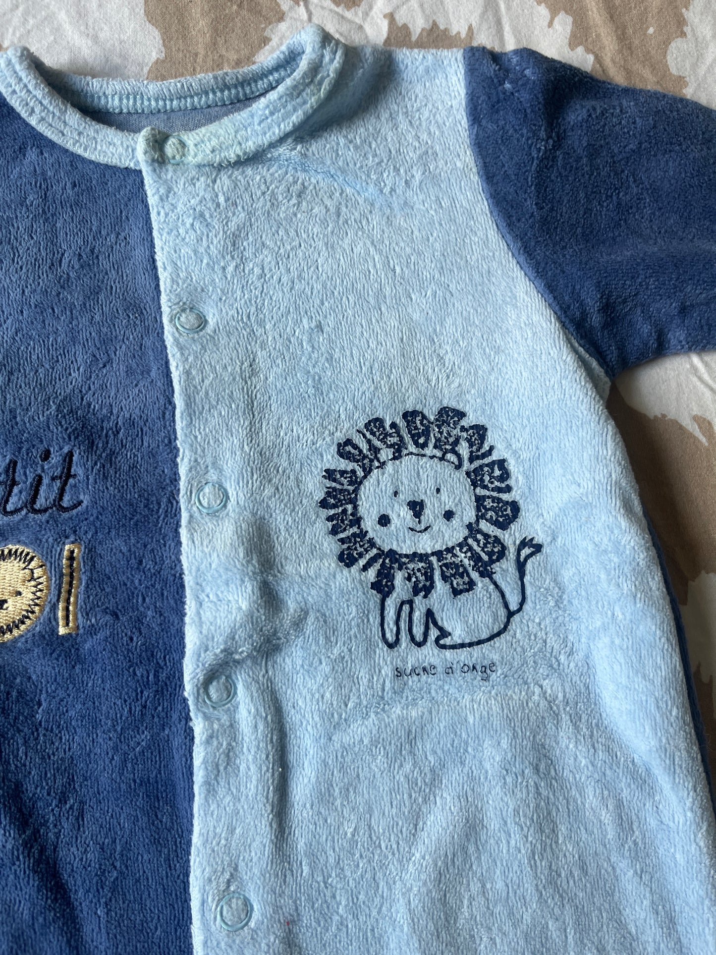 Pyjama en velours bicolore bleu lion Sucre d’Orge - 6 mois