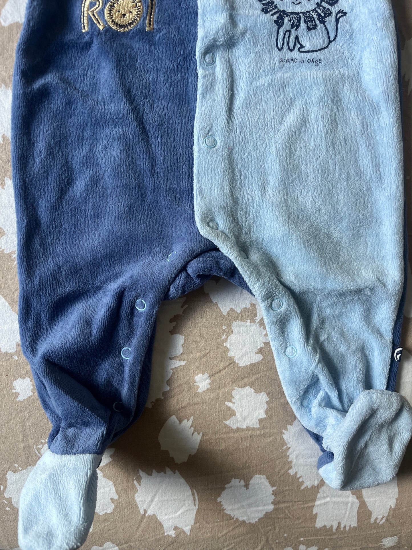 Pyjama en velours bicolore bleu lion Sucre d’Orge - 6 mois
