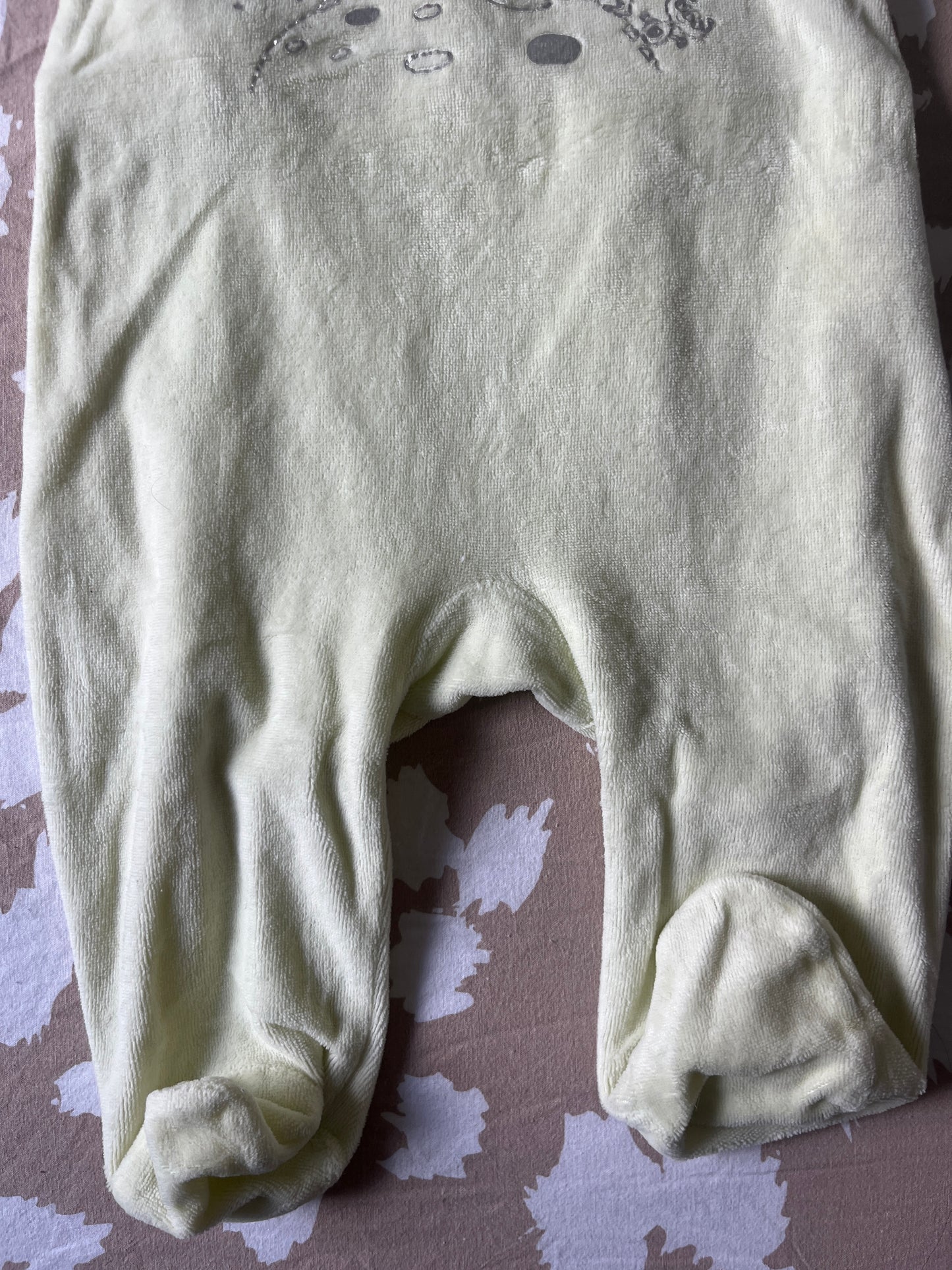 Pyjama en velours jaune/vert pâle « chouette de la visite ! » - 6 mois