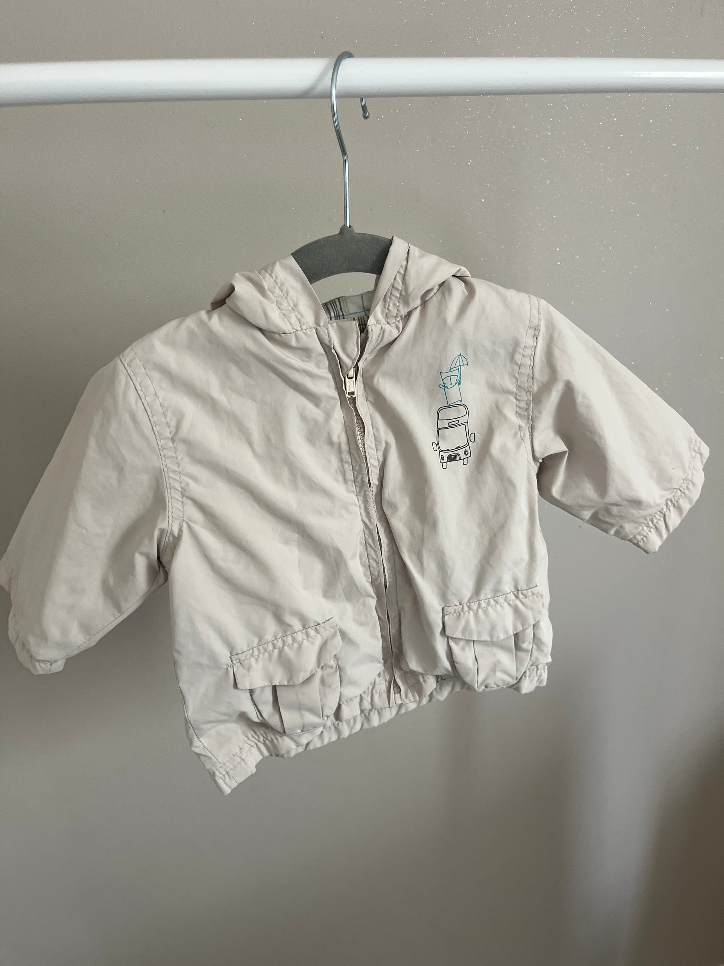 Coupe-vent imperméable à capuche beige - 6 mois