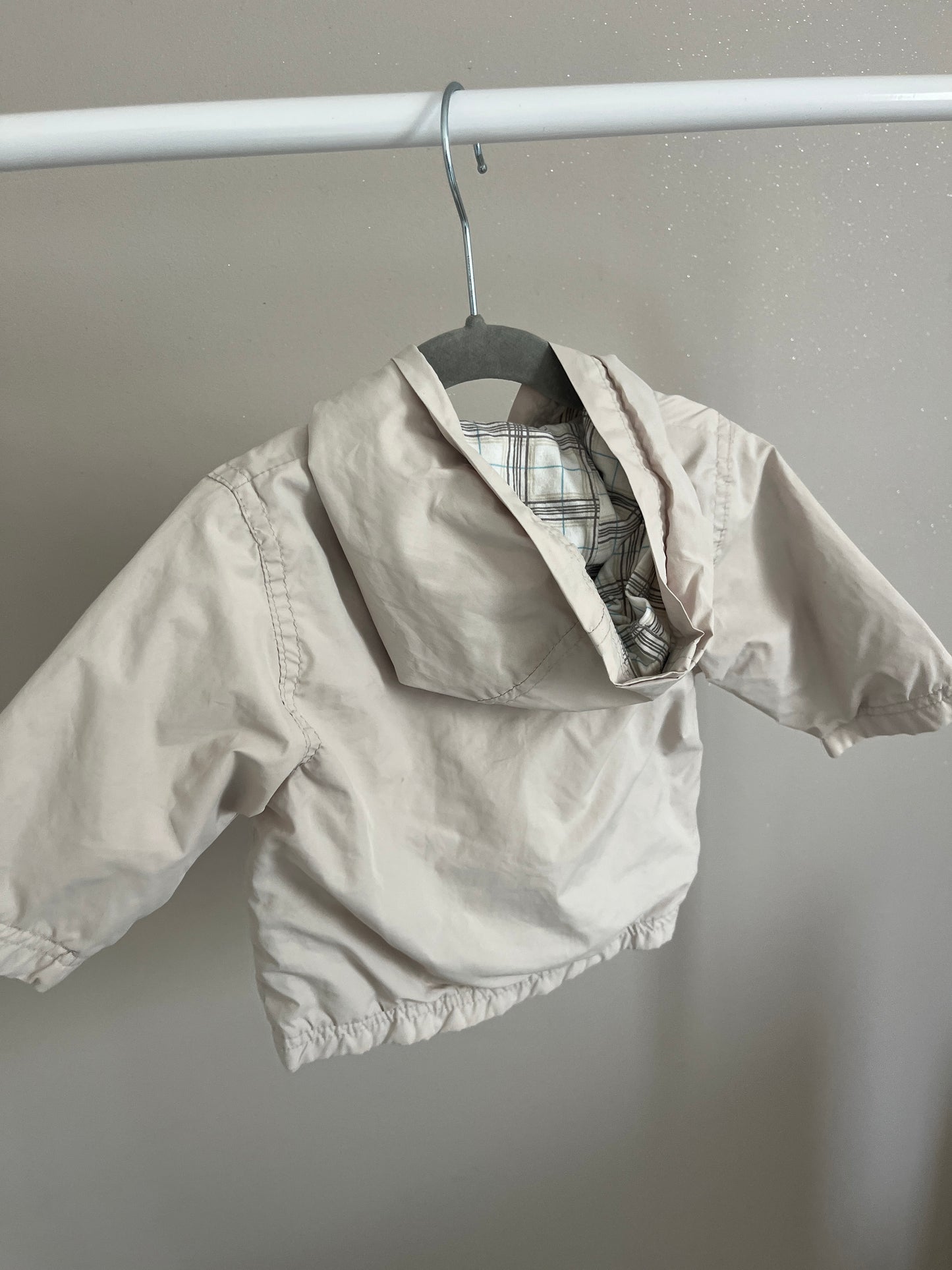 Coupe-vent imperméable à capuche beige - 6 mois