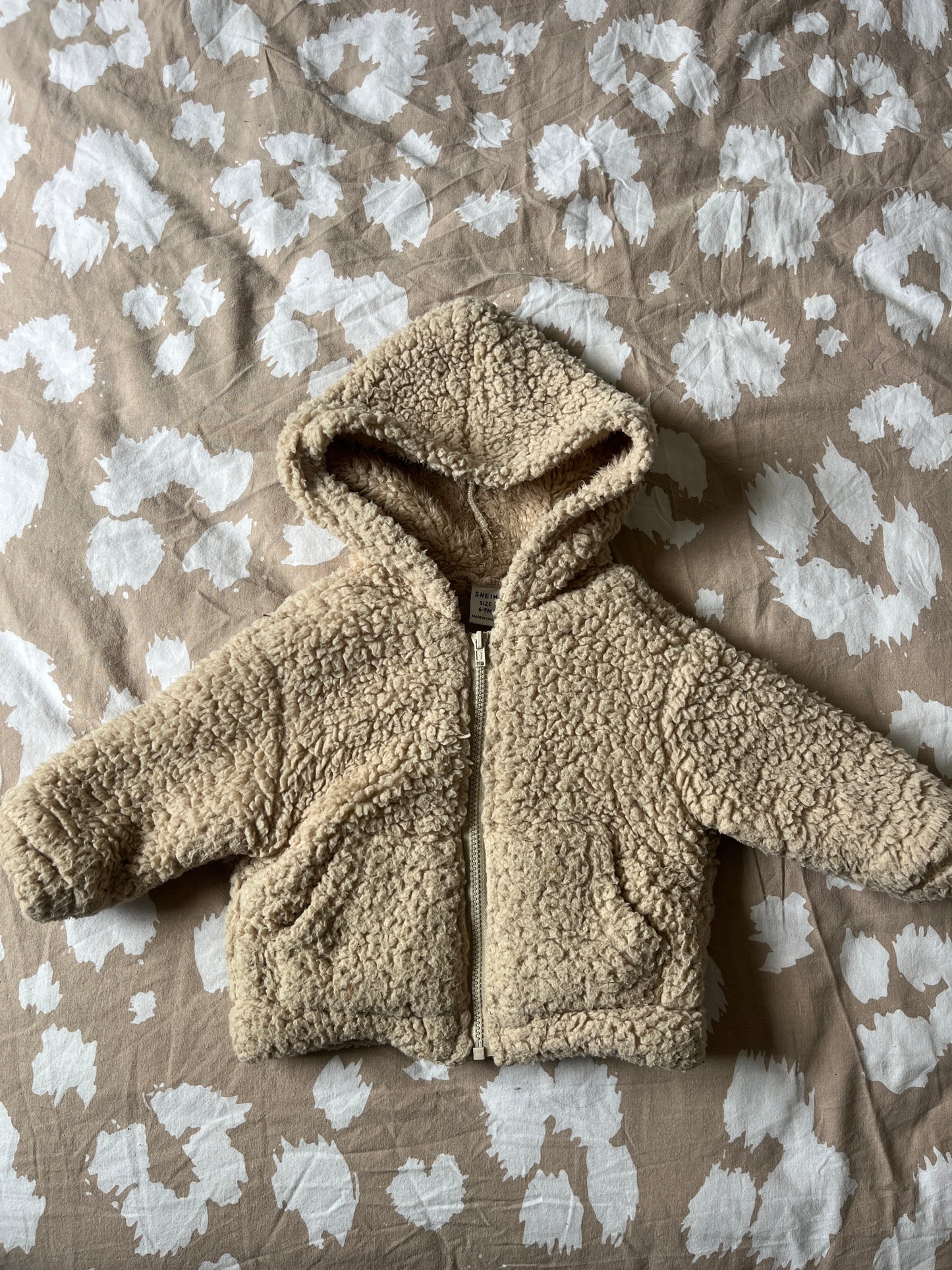 Veste beige en moumoute à capuche - 6/9 mois