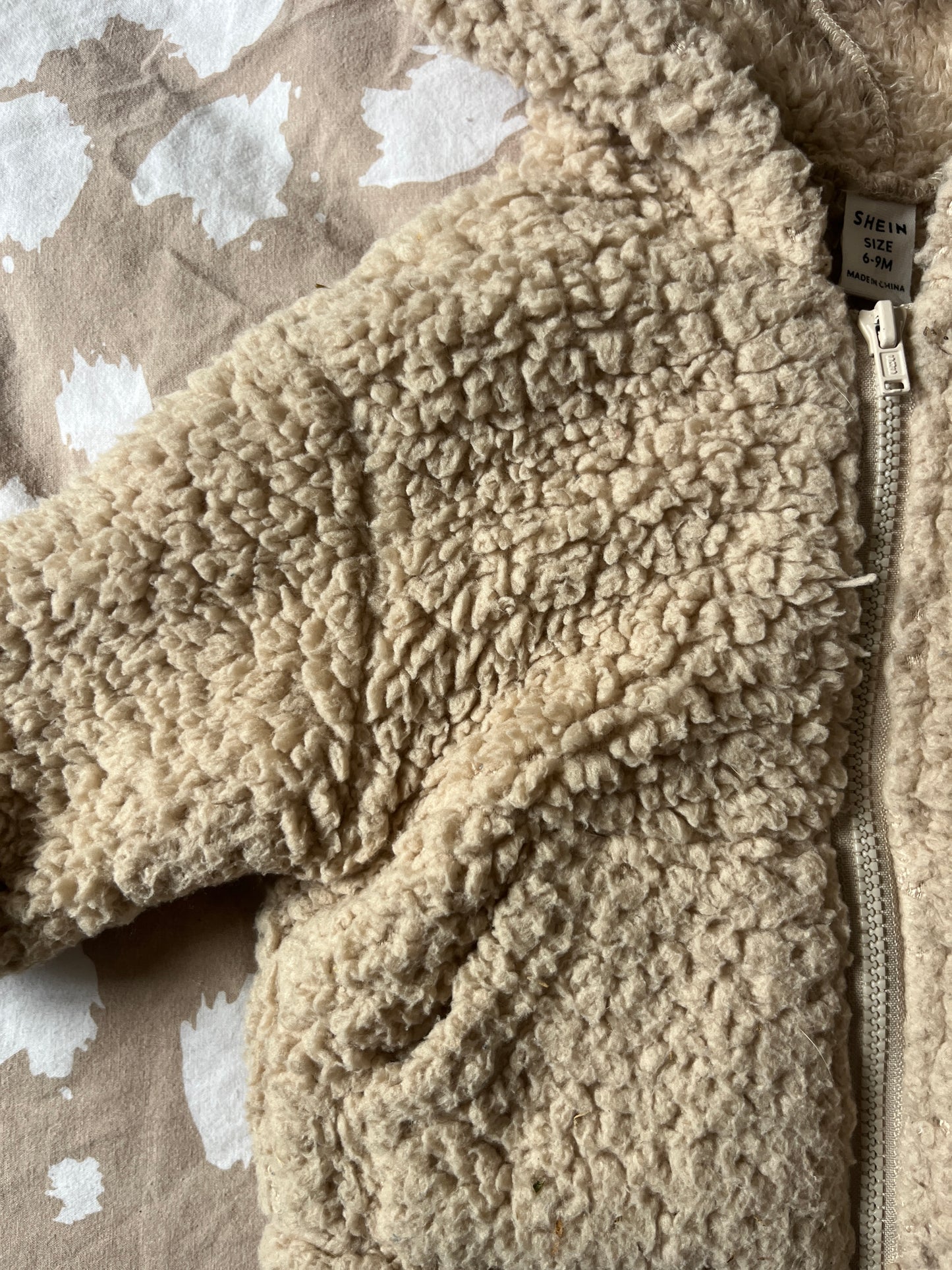 Veste beige en moumoute à capuche - 6/9 mois