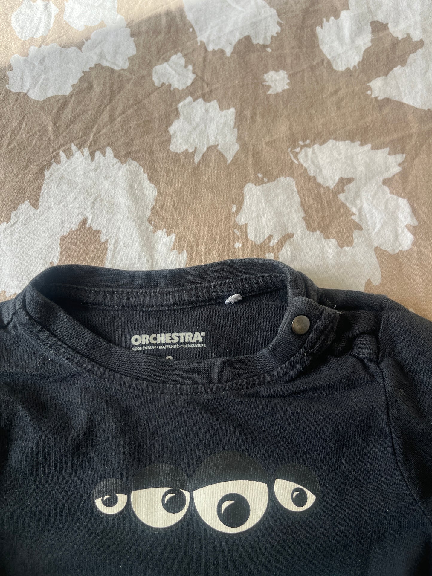 T-shirt à manches longues noir avec visage de monstre - 9 mois