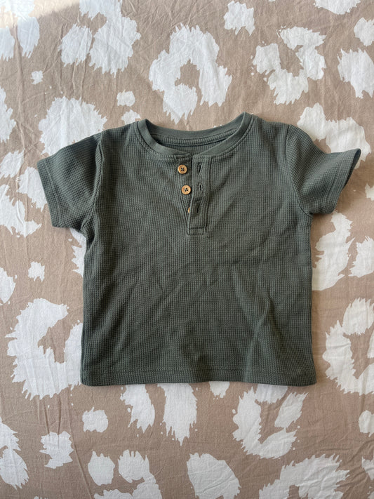 T-shirt à manches courtes kaki en maille gaufrée - 9 mois