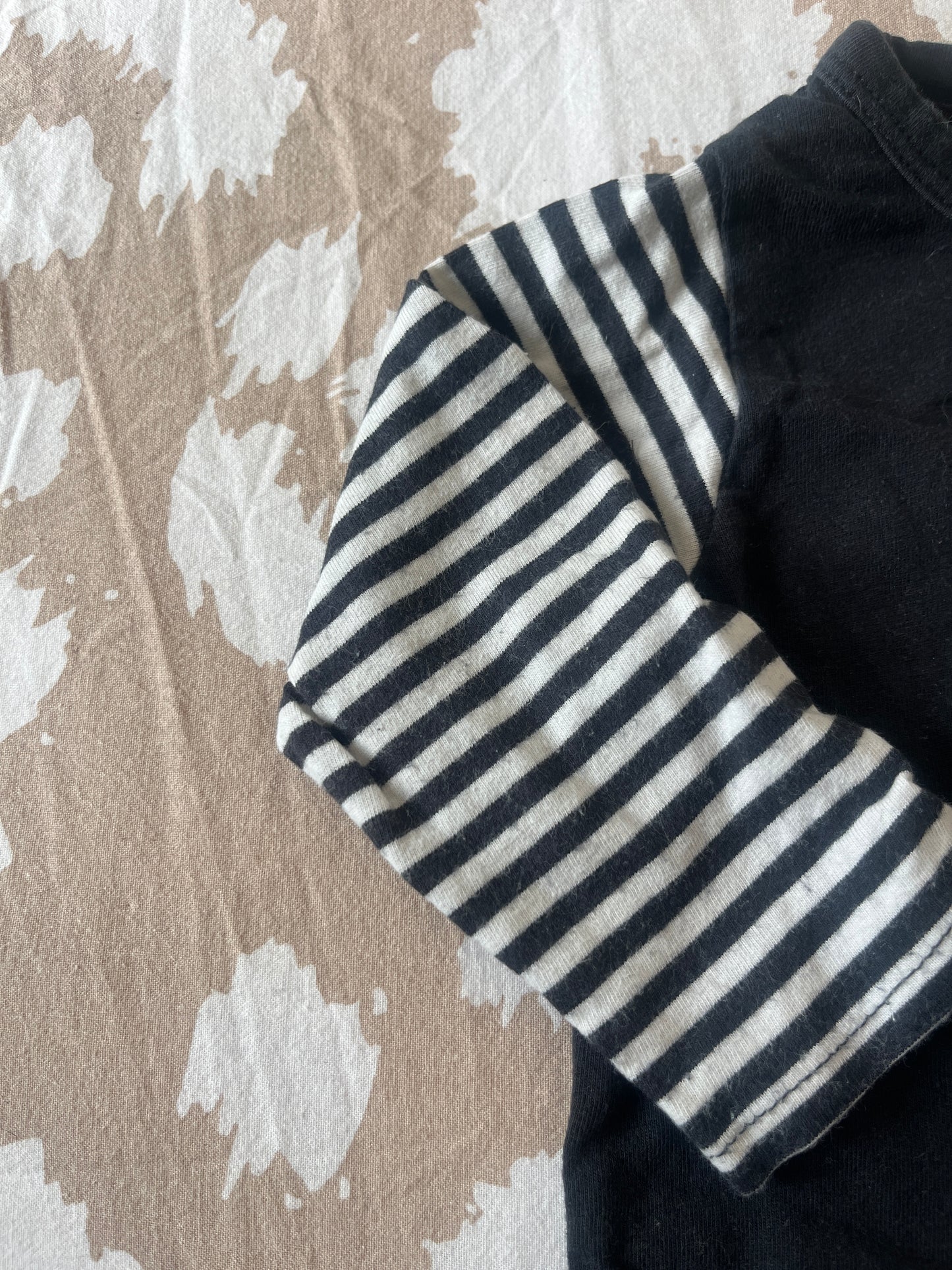 T-shirt à manches longues avec manches rayées « it’s all about me » - 9 mois