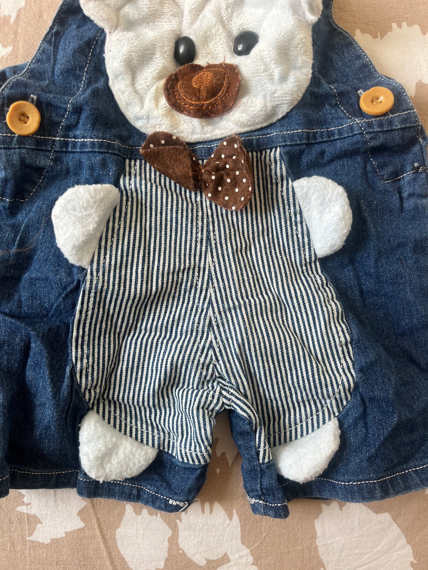 Salopette short en jean avec ourson brodé - 9/12 mois