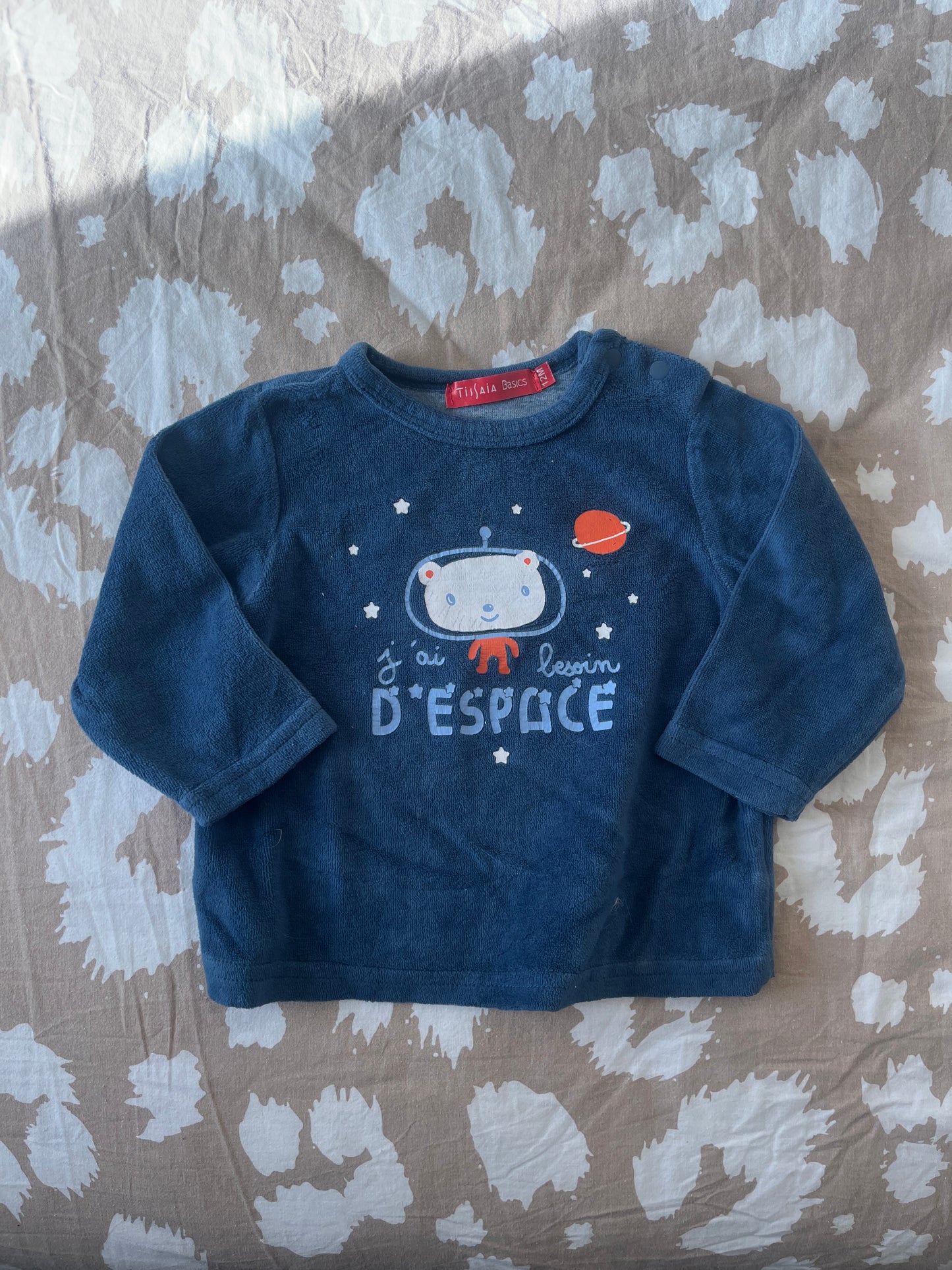 Pull polaire bleu avec ourson « j’ai besoin d’espace » - 12 mois