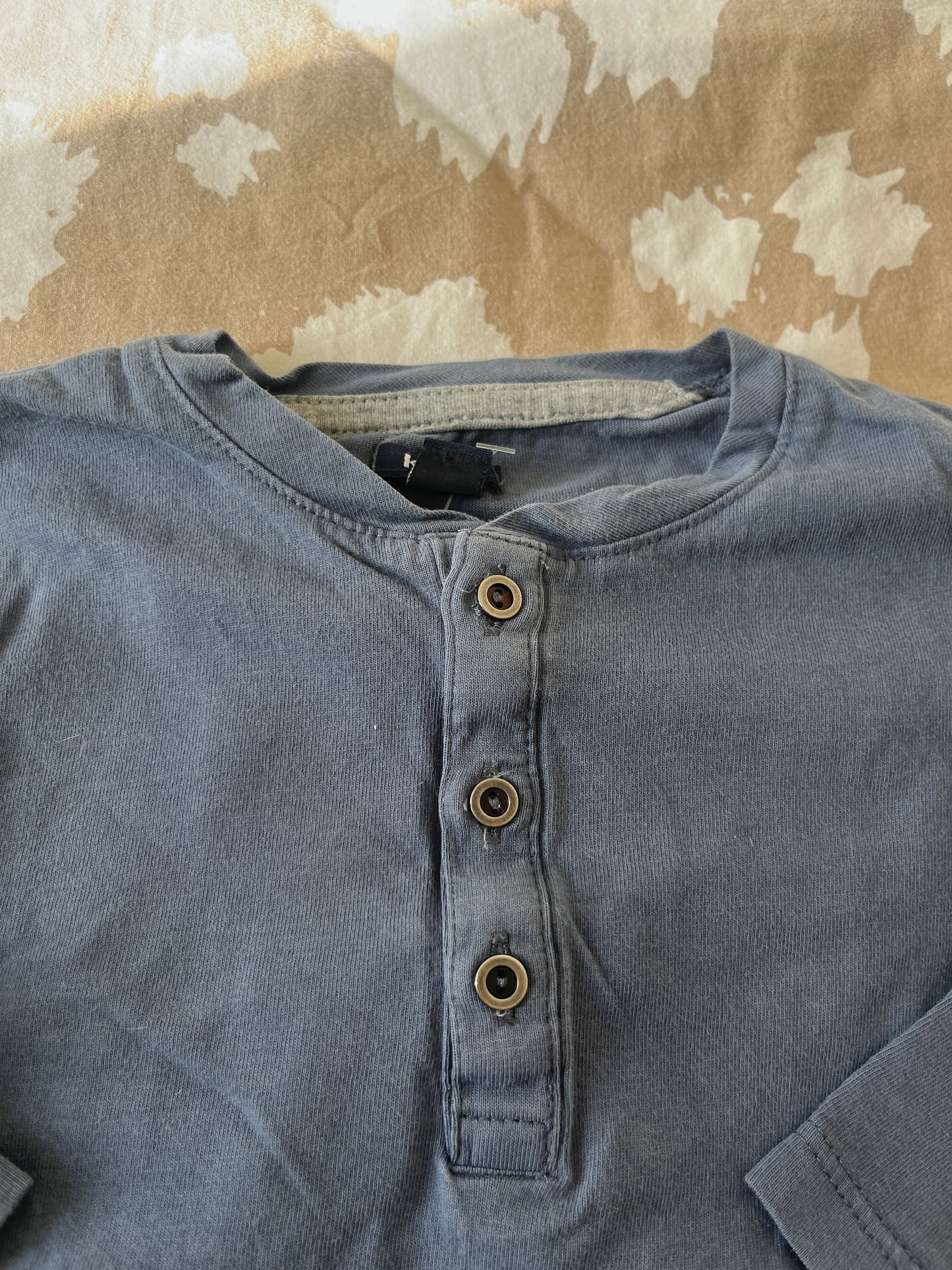 T-shirt à manches longues bleu/gris avec boutons - 18 mois