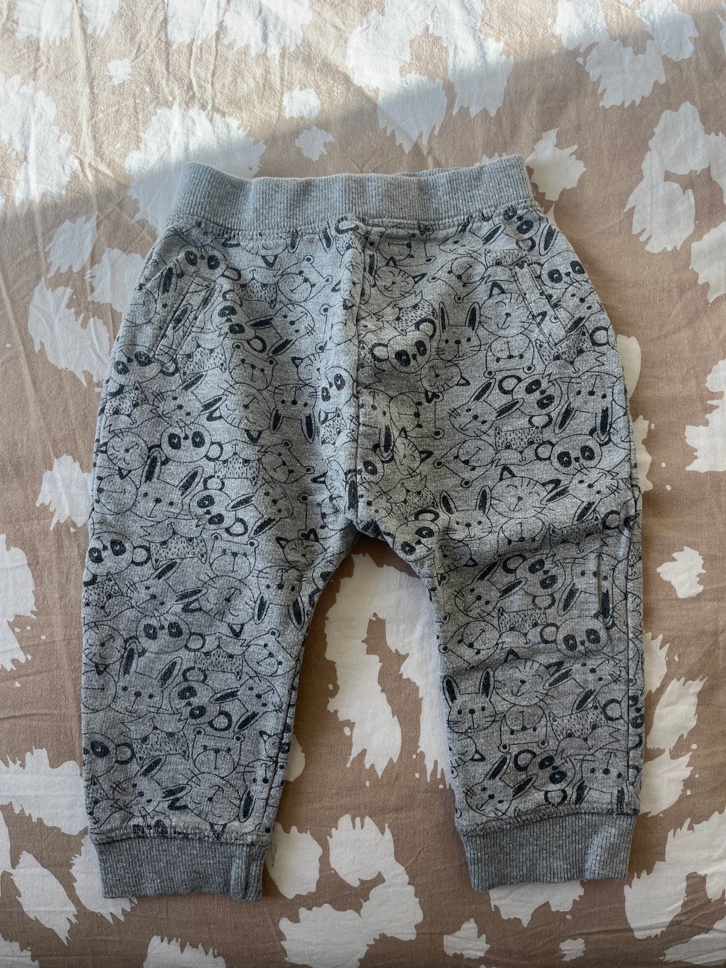 Jogging gris avec têtes d’animaux - 18 mois