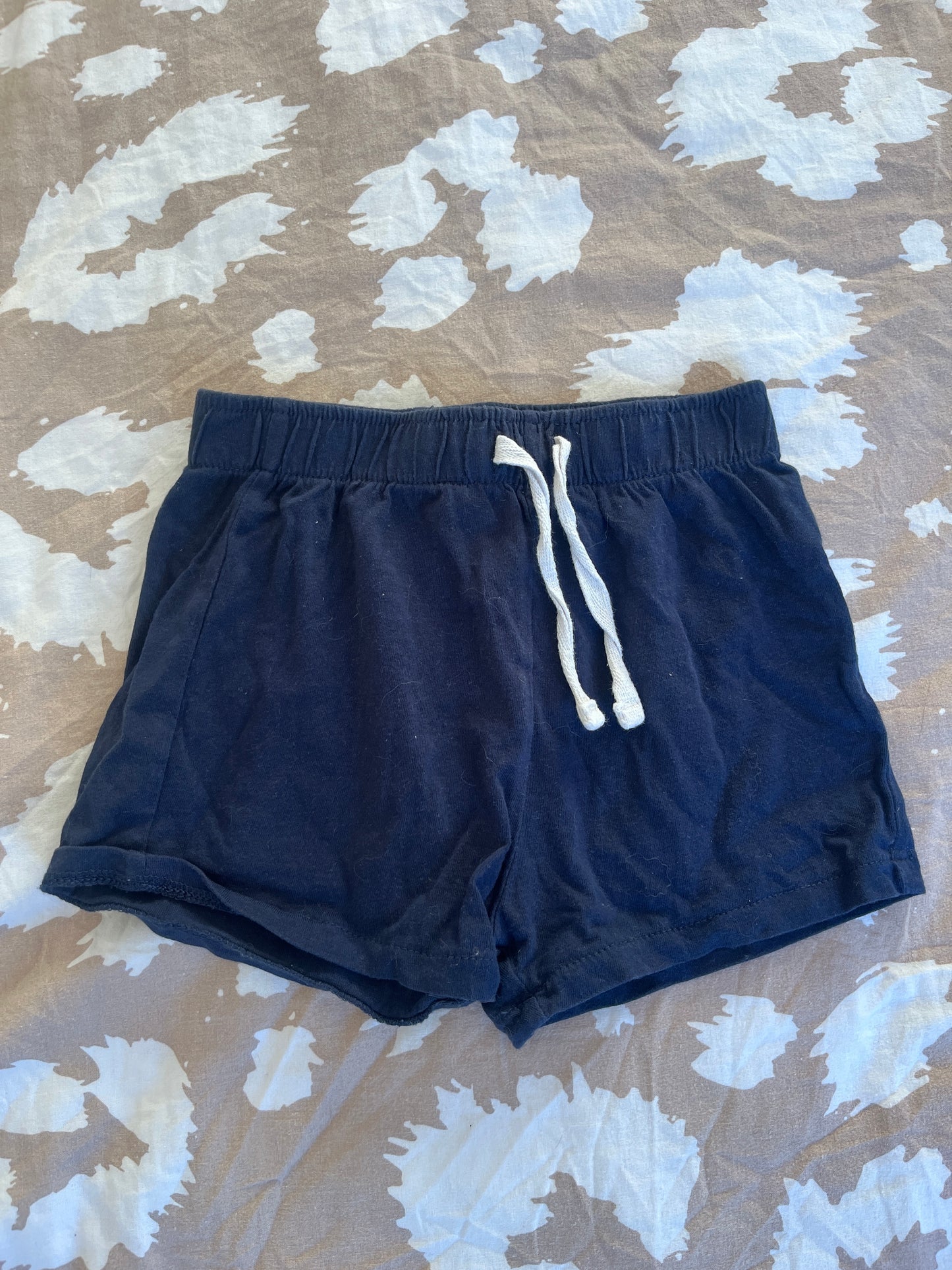 Lot 2 shorts bleu et rayé - 24 mois