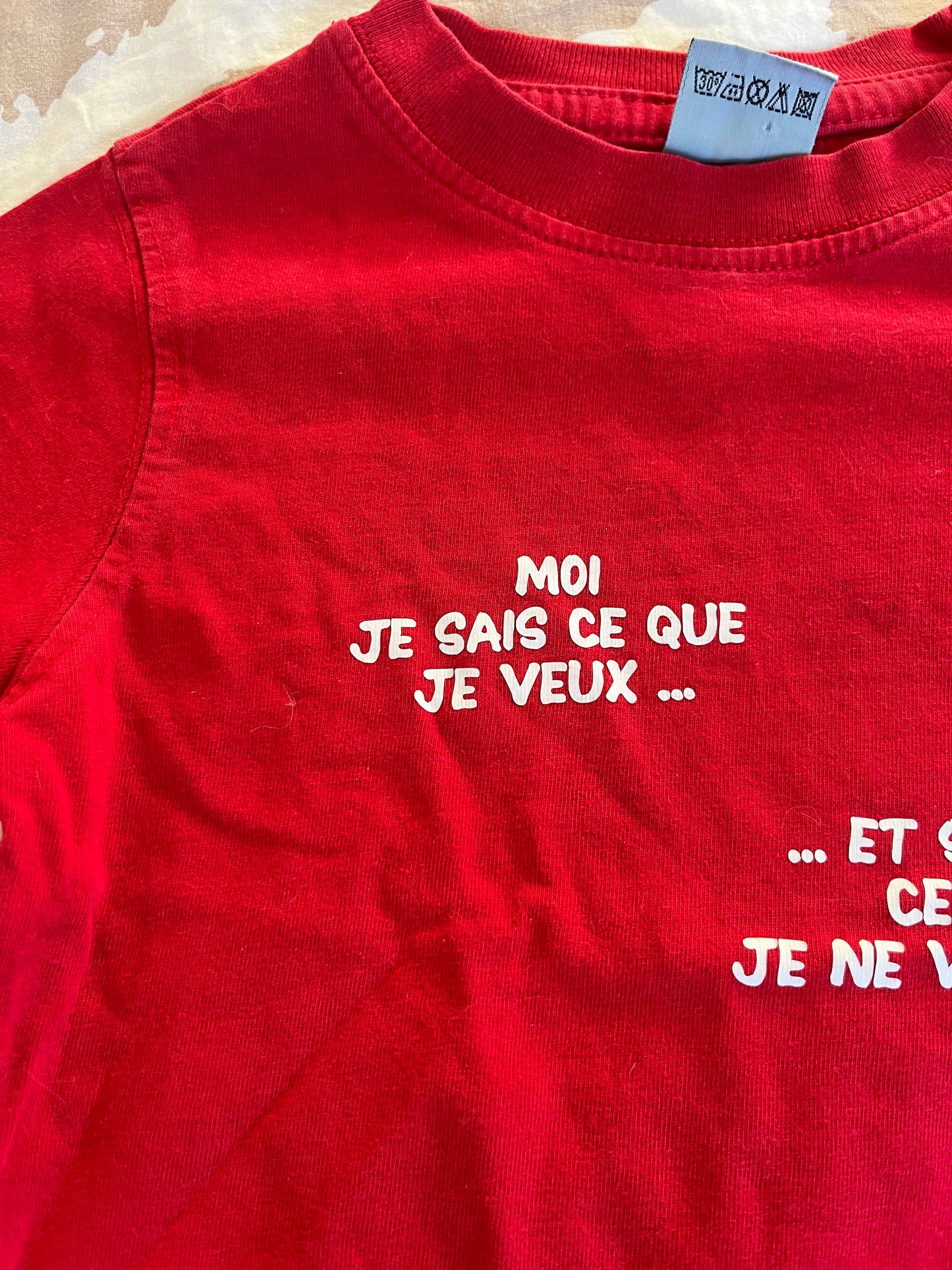 T-shirt à manches courtes rouge « moi je sais ce que je veux » - 2 ans