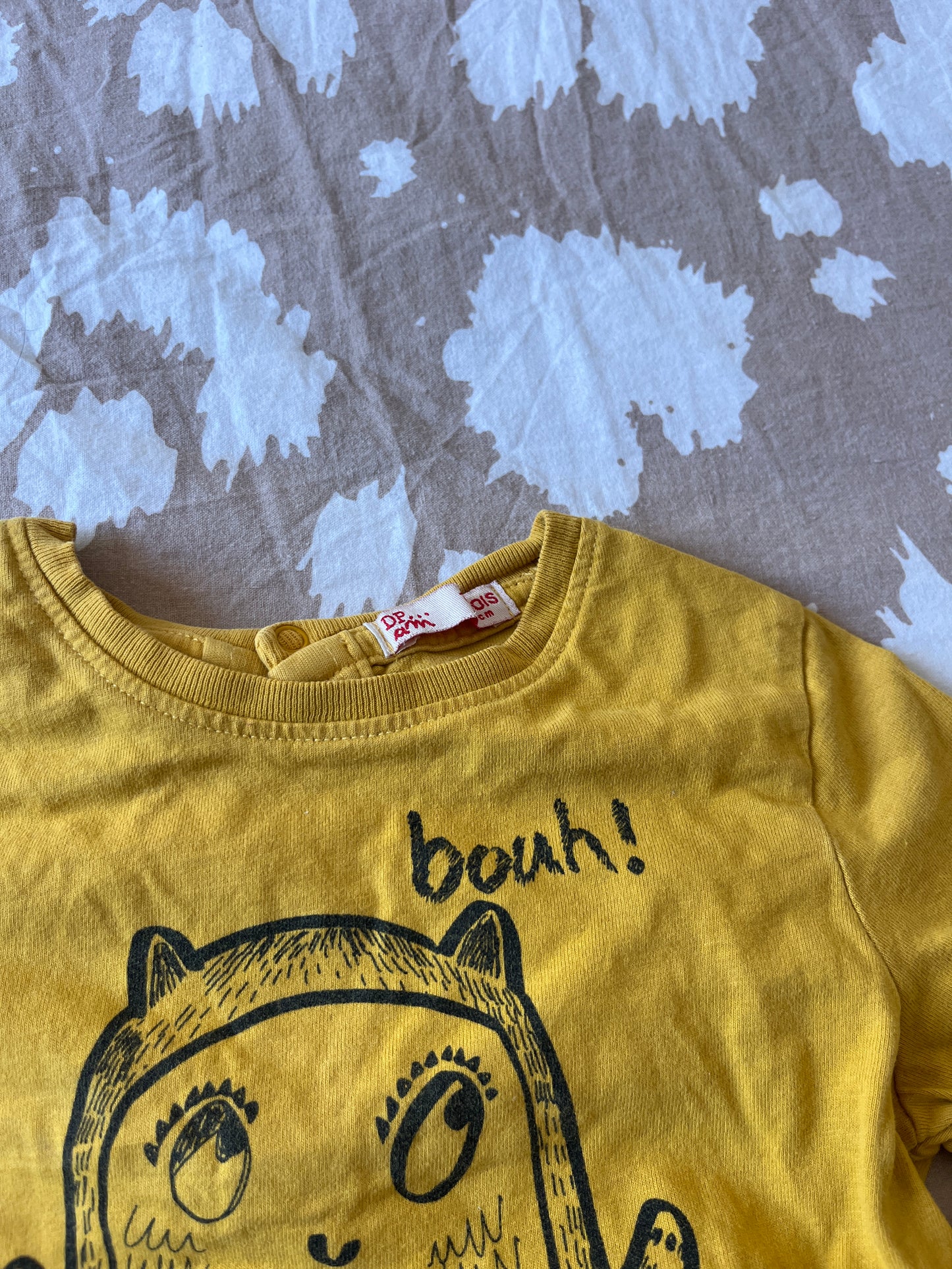 T-shirt à manches longues moutarde avec monstre DPAM - 18 mois