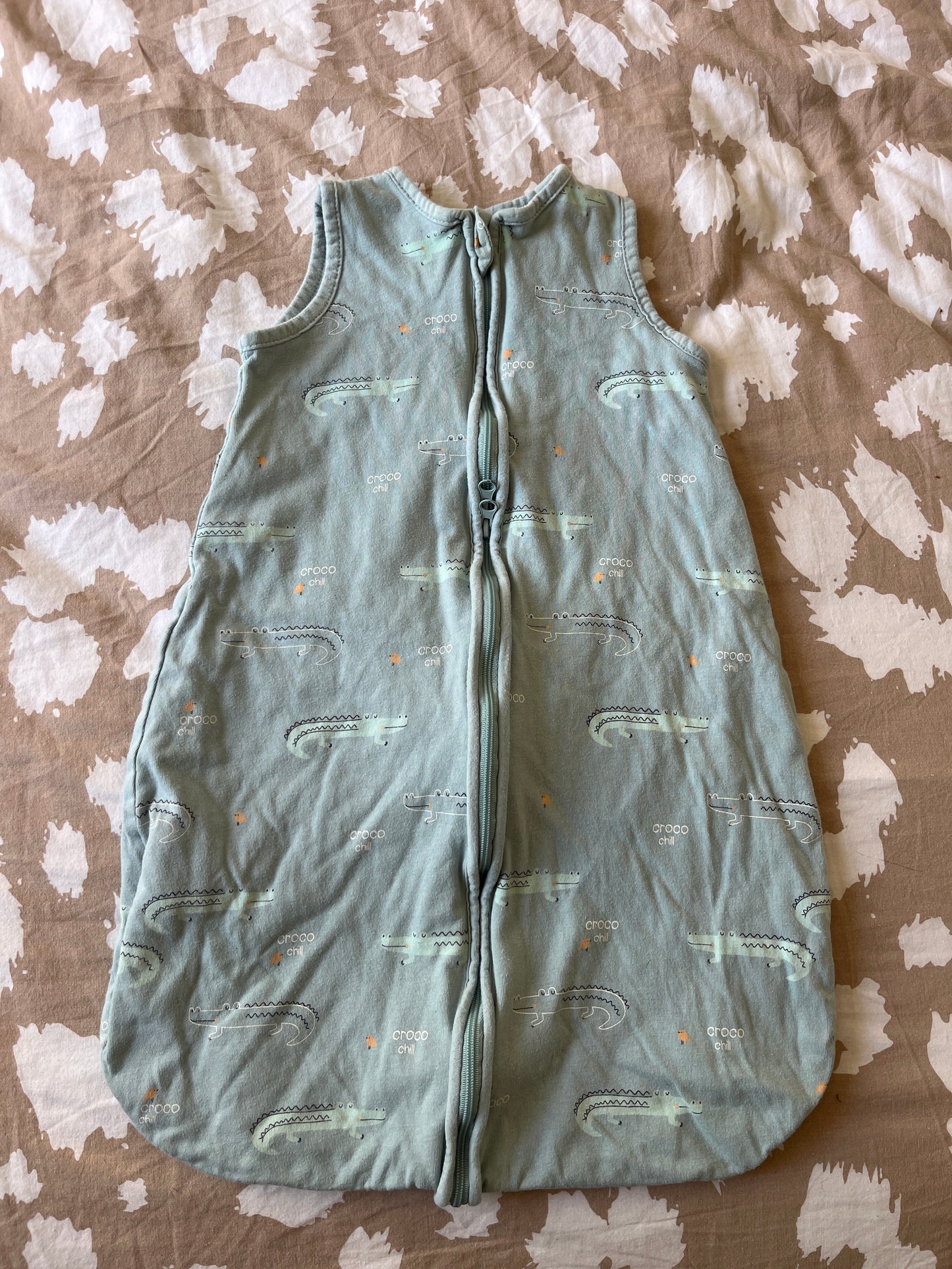 Gigoteuse légère TOG1 vert sauge à zip motifs crocodiles - 0/6 mois