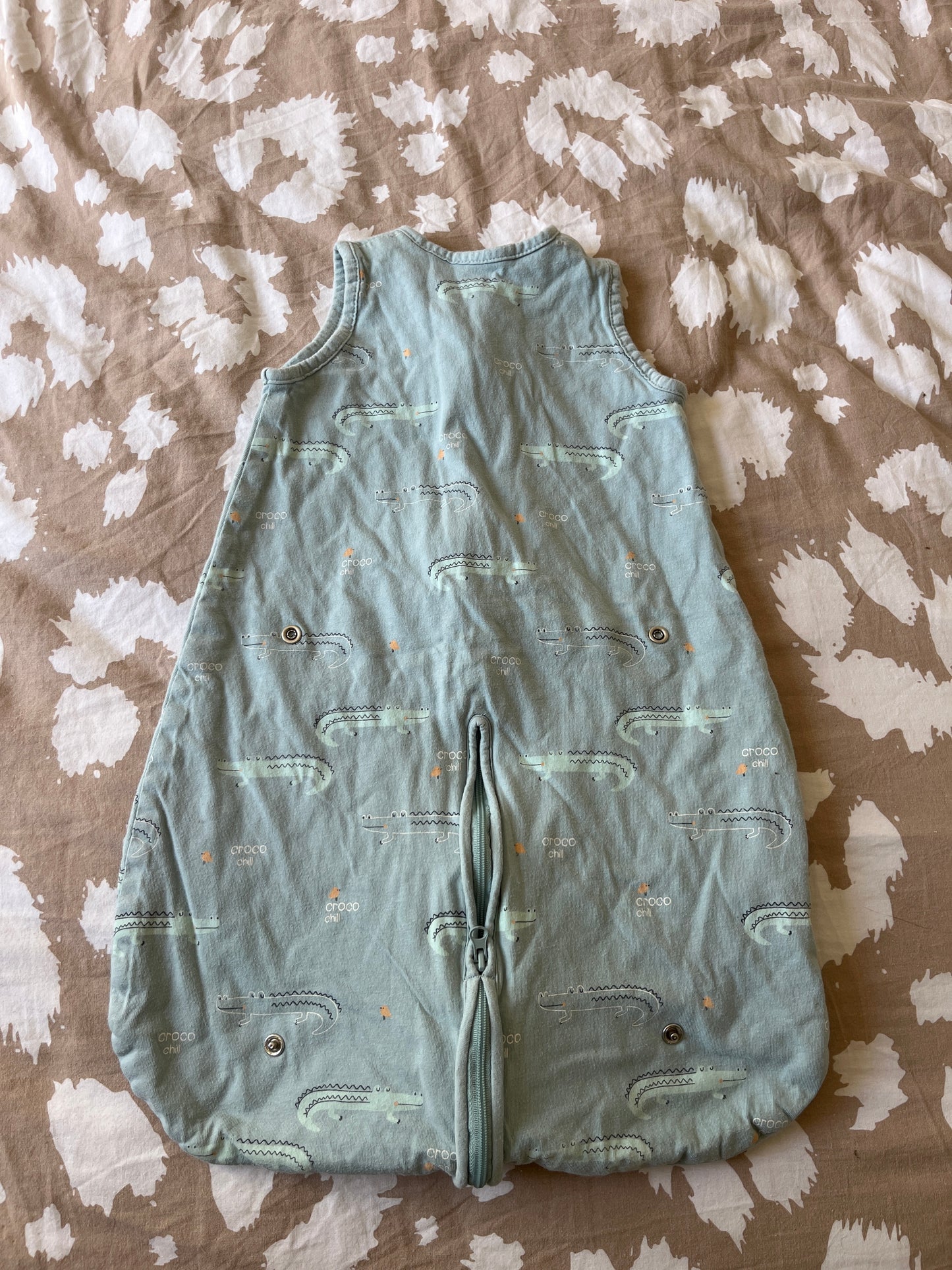 Gigoteuse légère TOG1 vert sauge à zip motifs crocodiles - 0/6 mois