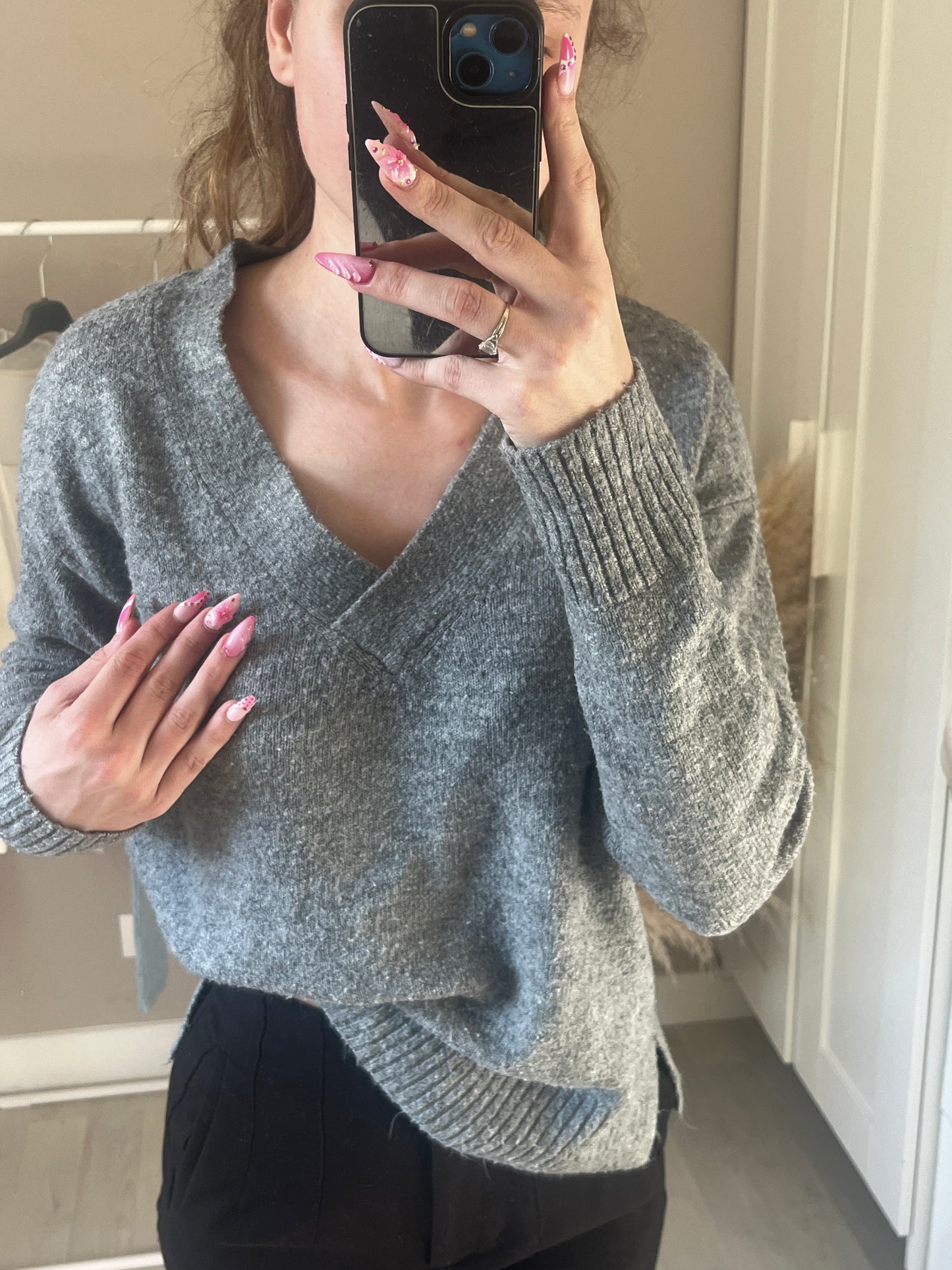 Pull à manches longues gris col V - S