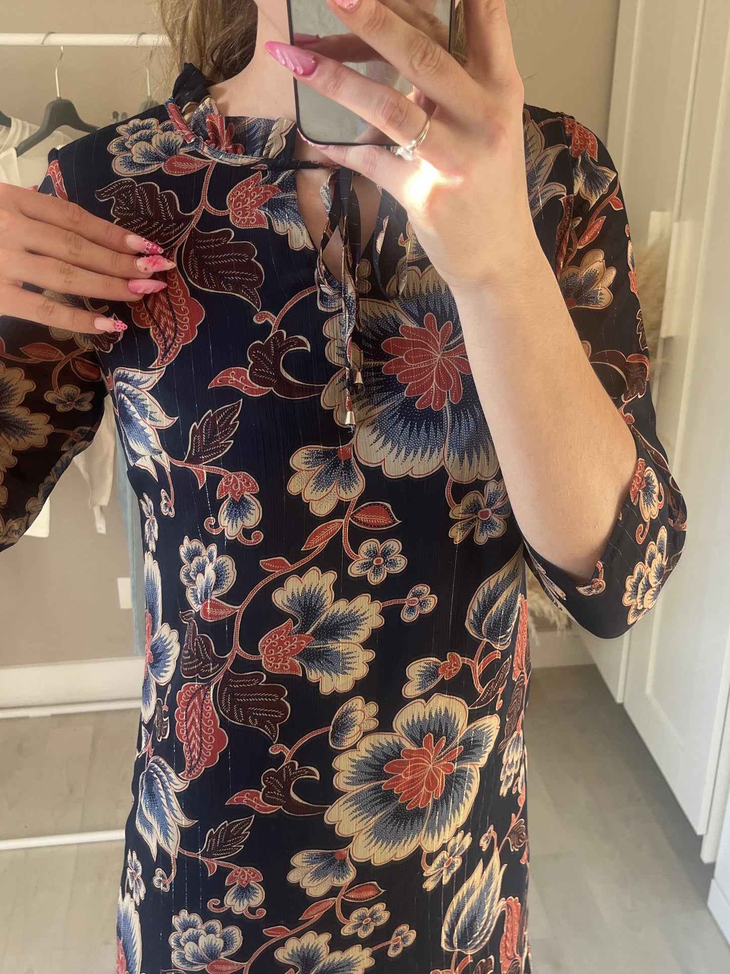 Robe courte bleu à fleurs manches 3/4 - S