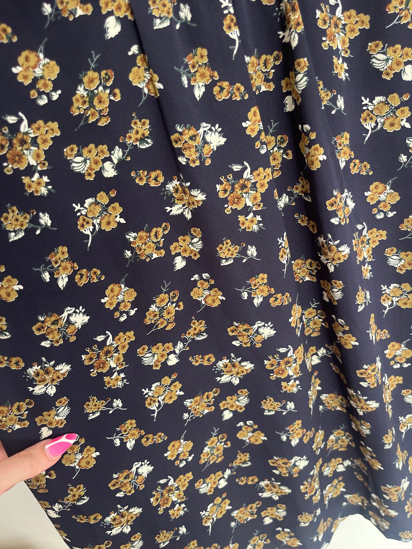 Robe courte manches 3/4 fleurie avec col V - S