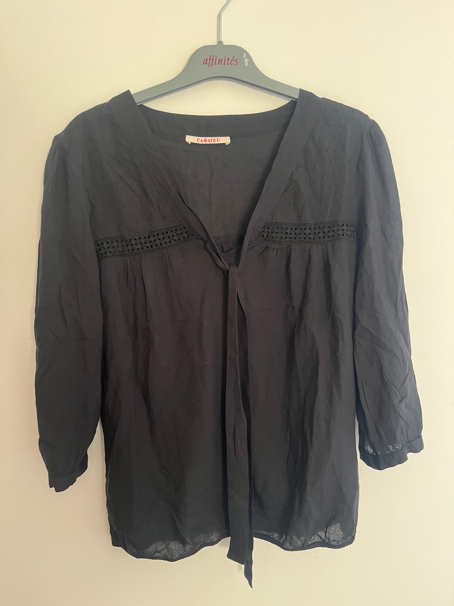 Blouse noire manches 3/4 avec broderies - S