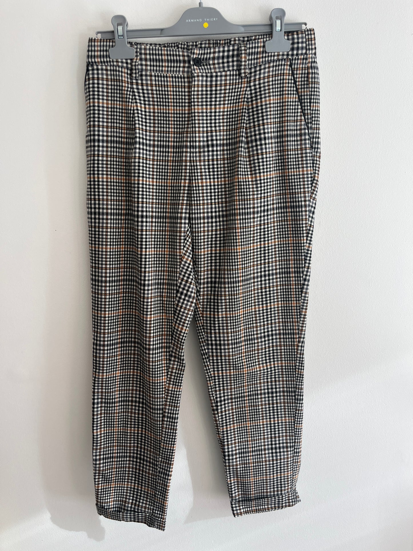 Pantalon à pinces à carreaux avec ourlets - M