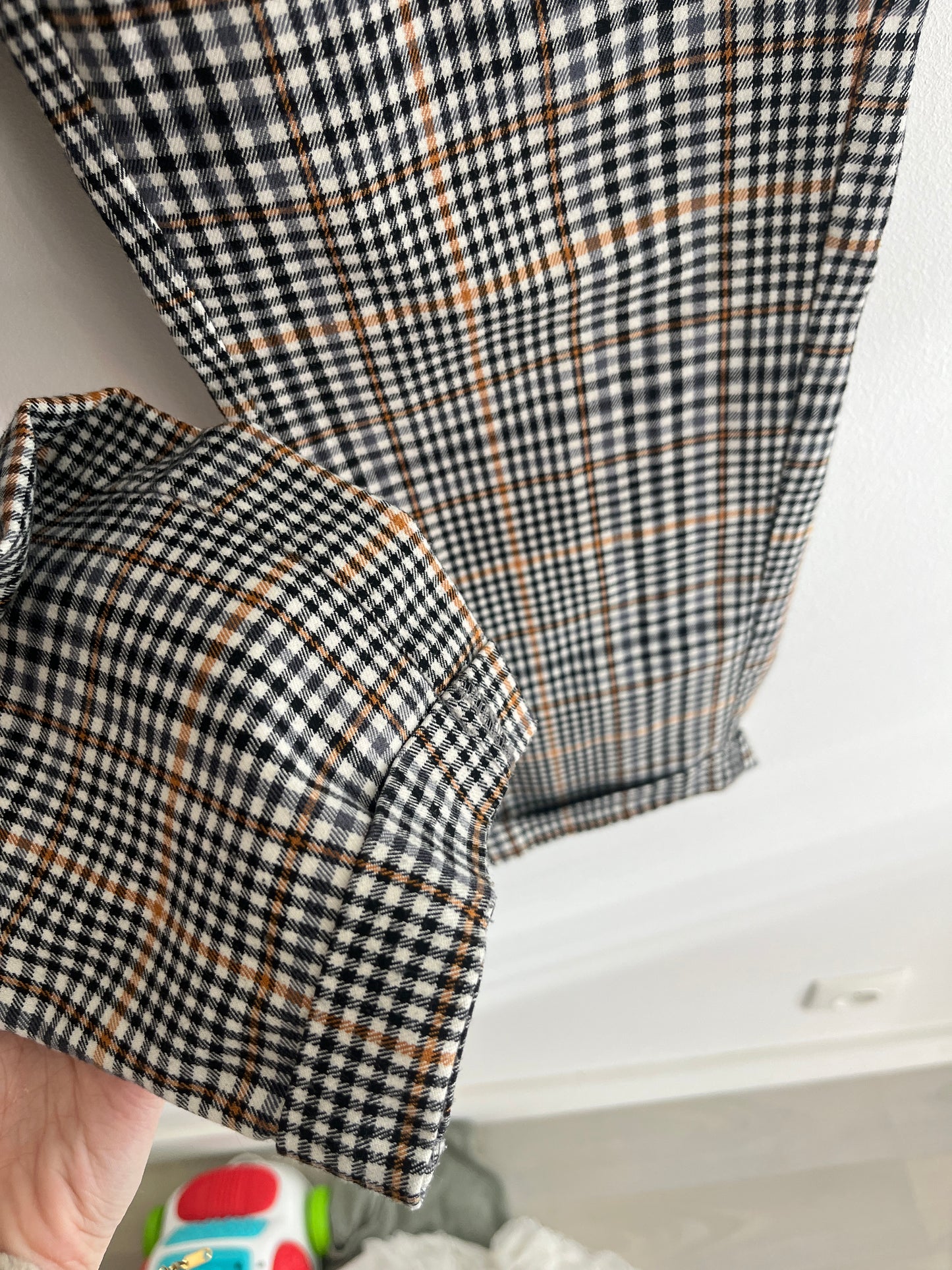 Pantalon à pinces à carreaux avec ourlets - M