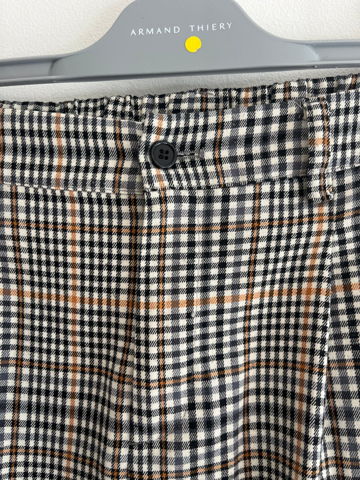 Pantalon à pinces à carreaux avec ourlets - M
