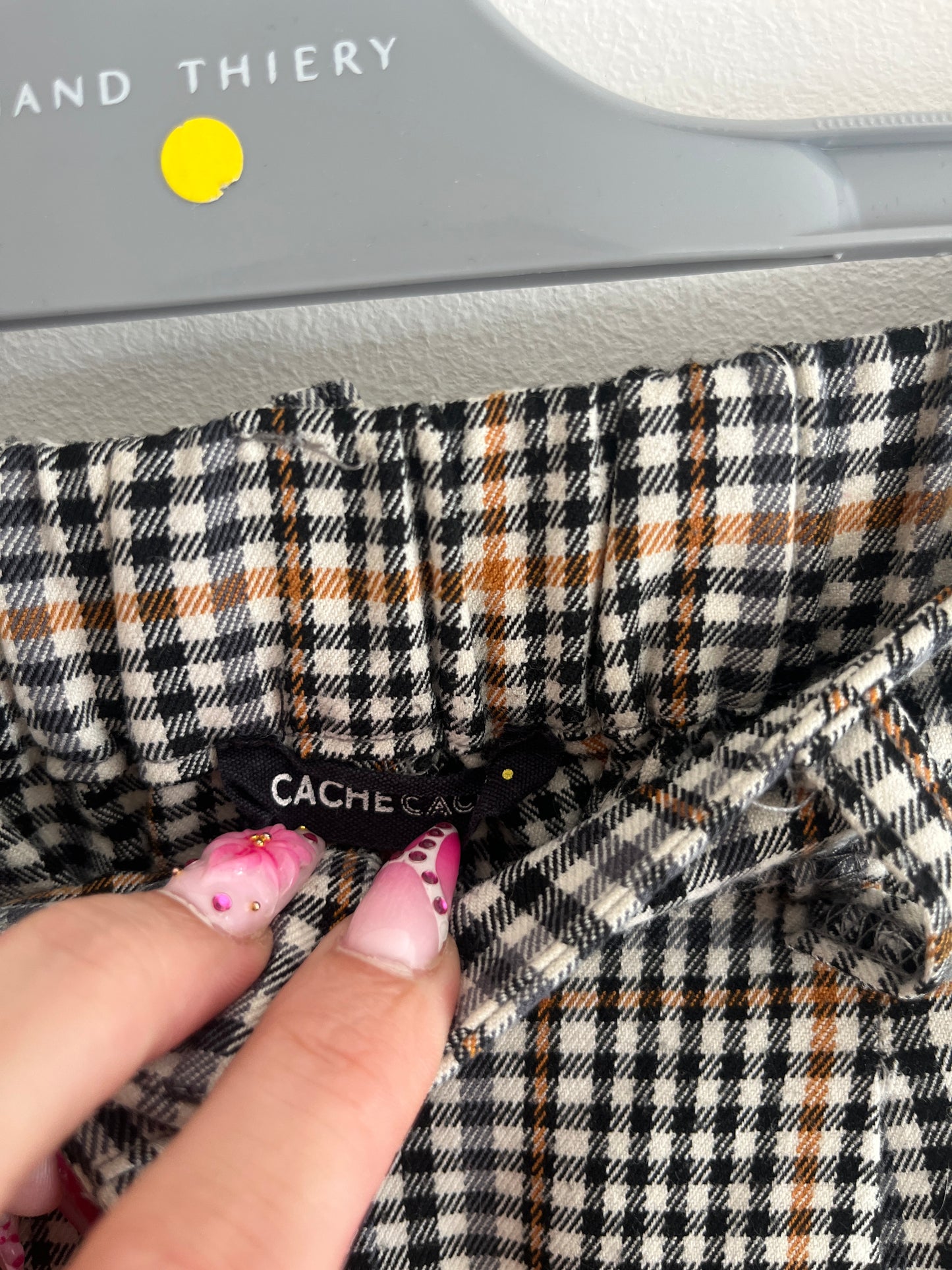 Pantalon à pinces à carreaux avec ourlets - M