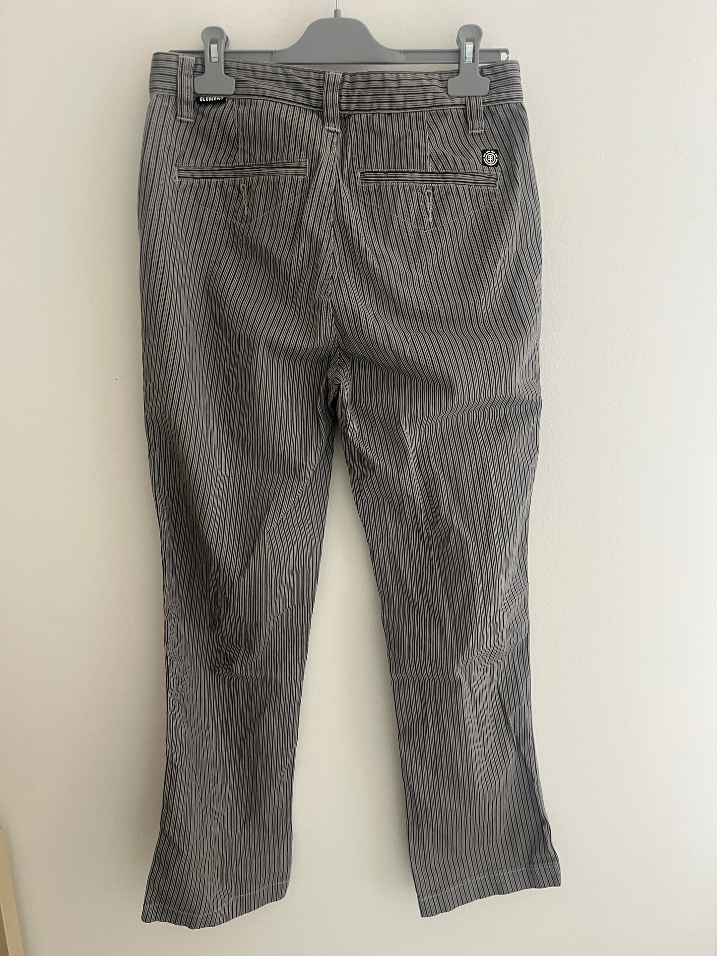 Jean gris à rayures noires Élément - 38/M