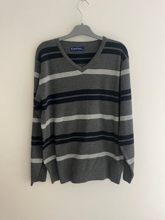 Pull à manches longues gris avec rayures et col V - M