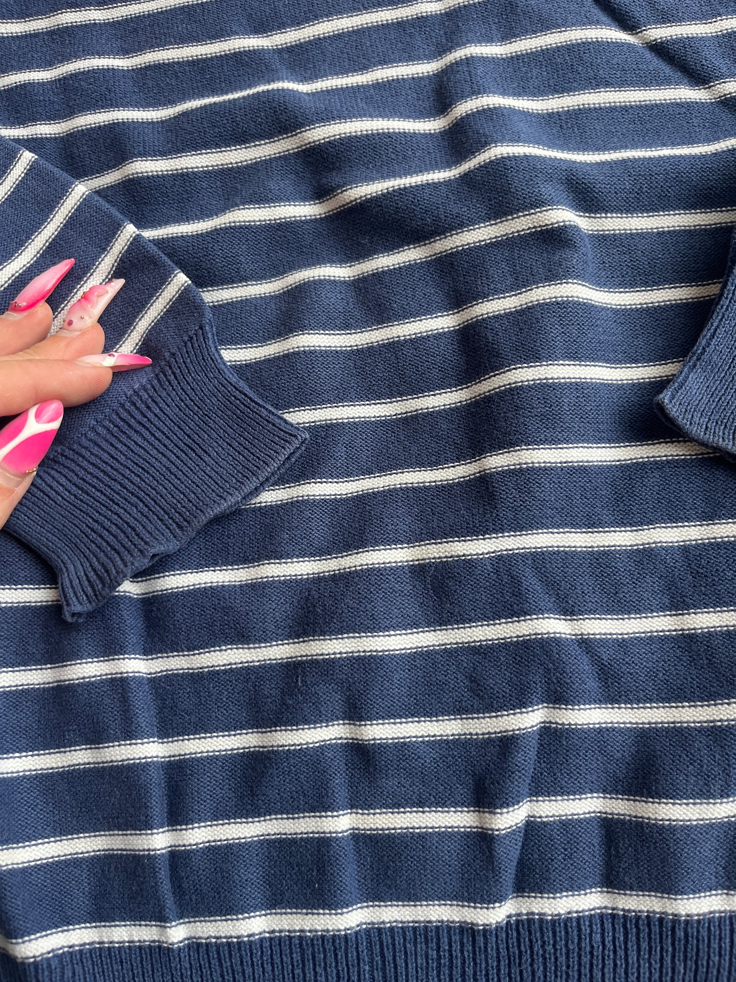 Pull en maille à manches longues bleu marine rayé blanc col V TAO - 8 ans