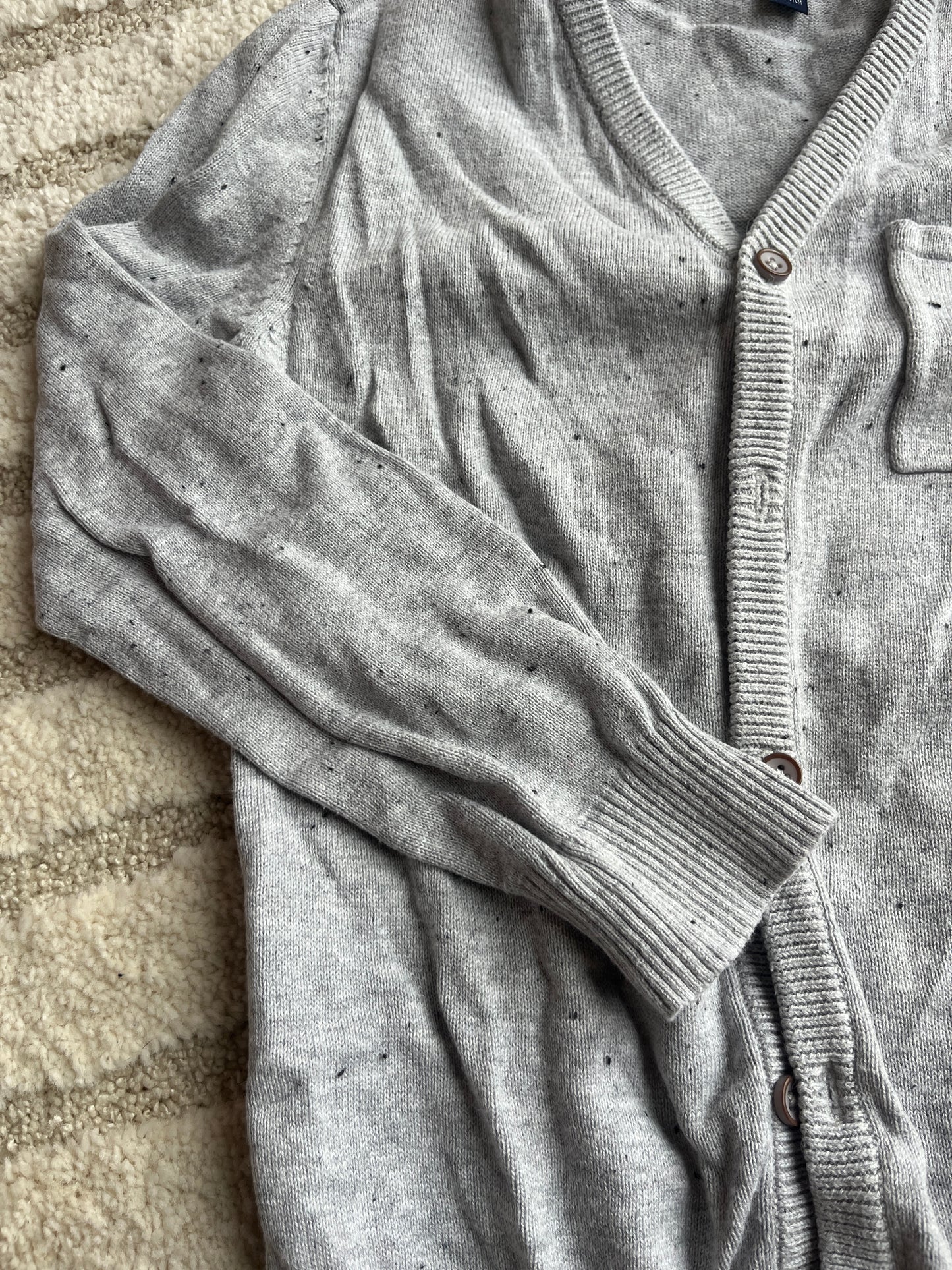 Cardigan à manches longues gris avec détails noirs - 8 ans