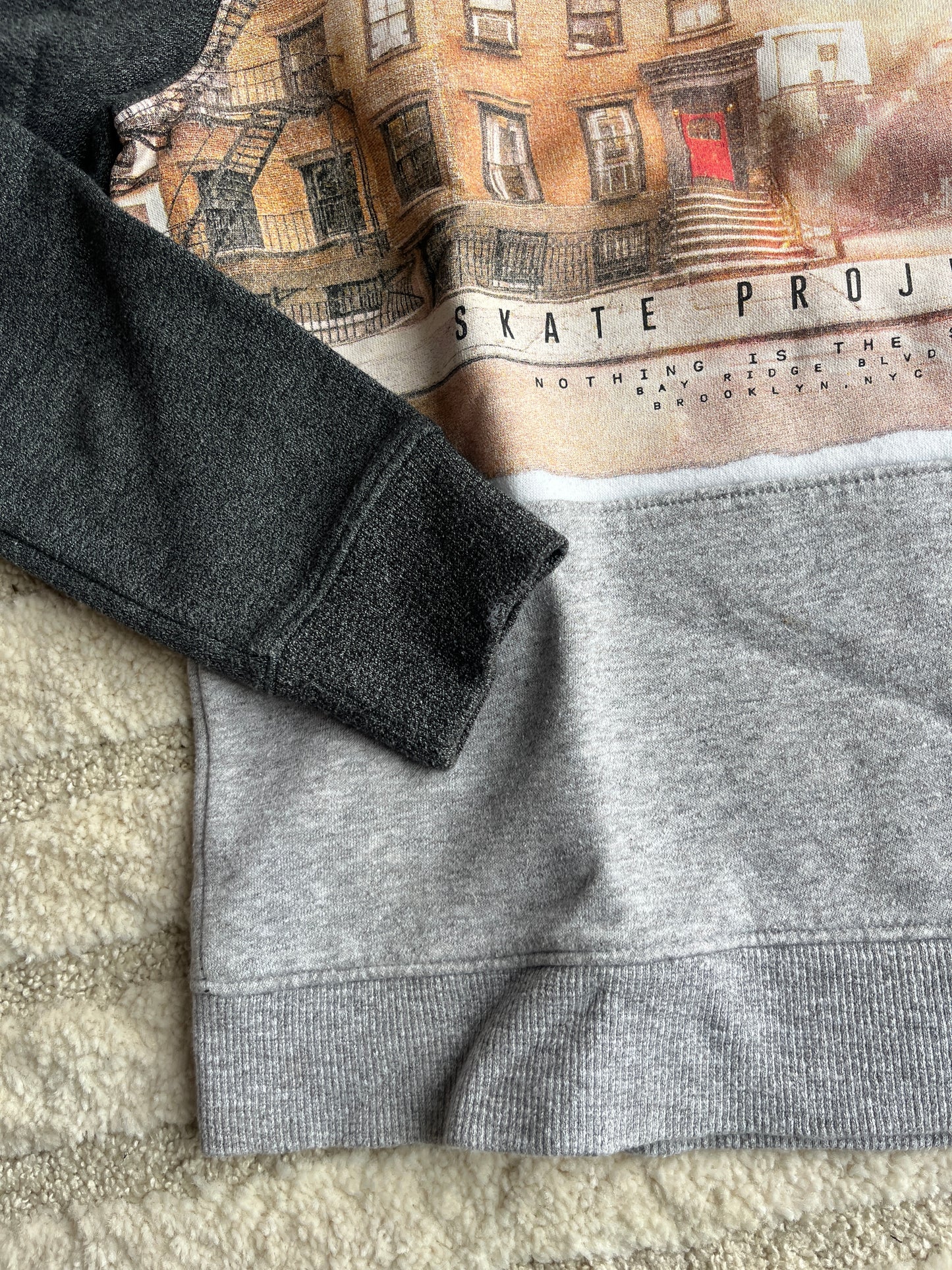 Sweat à manches longues gris et beige « Eastside NYC » - 10 ans