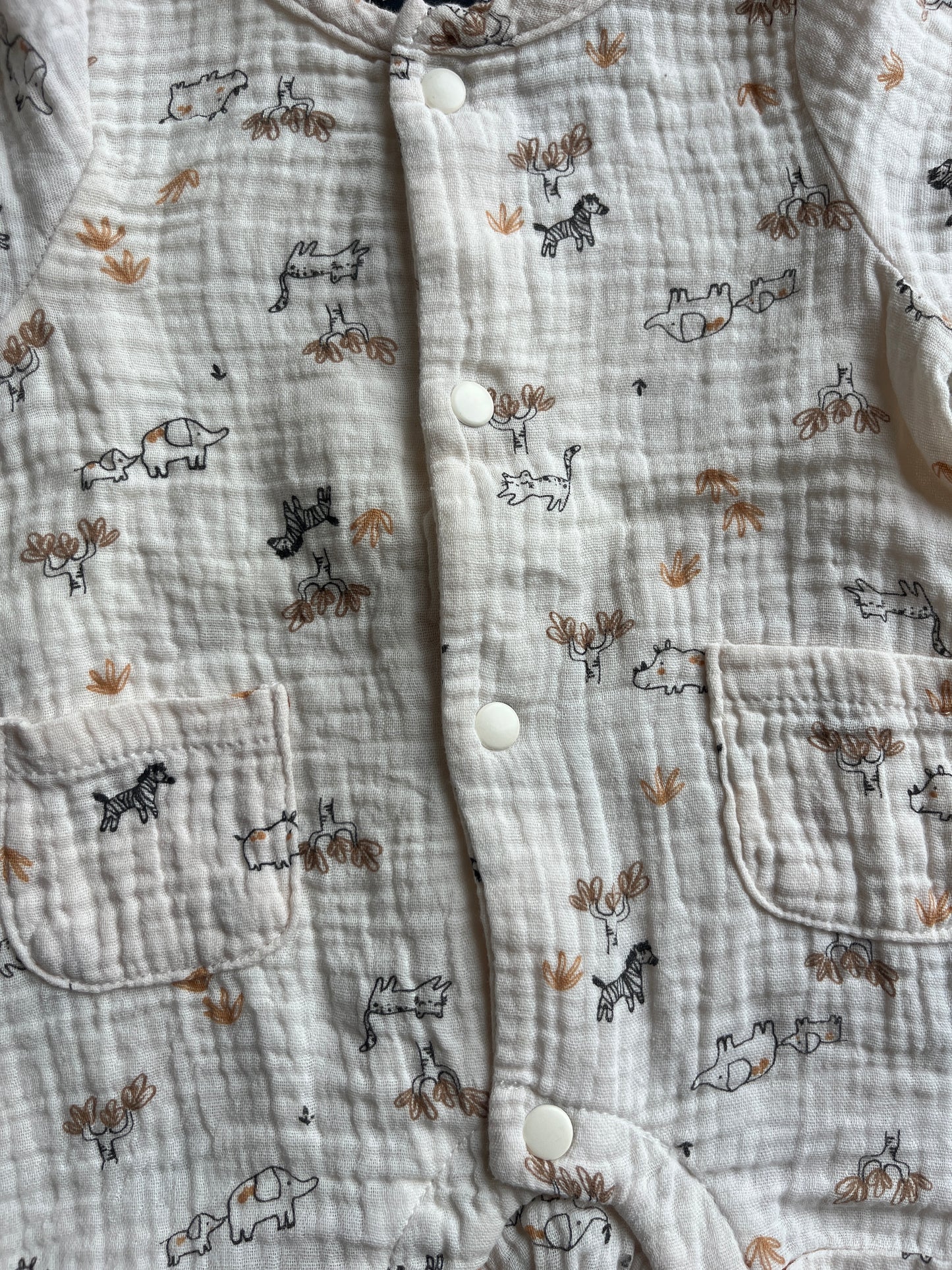 Ensemble barboteuse + chapeau beige motifs animaux savane effet gaze de coton - 0 mois