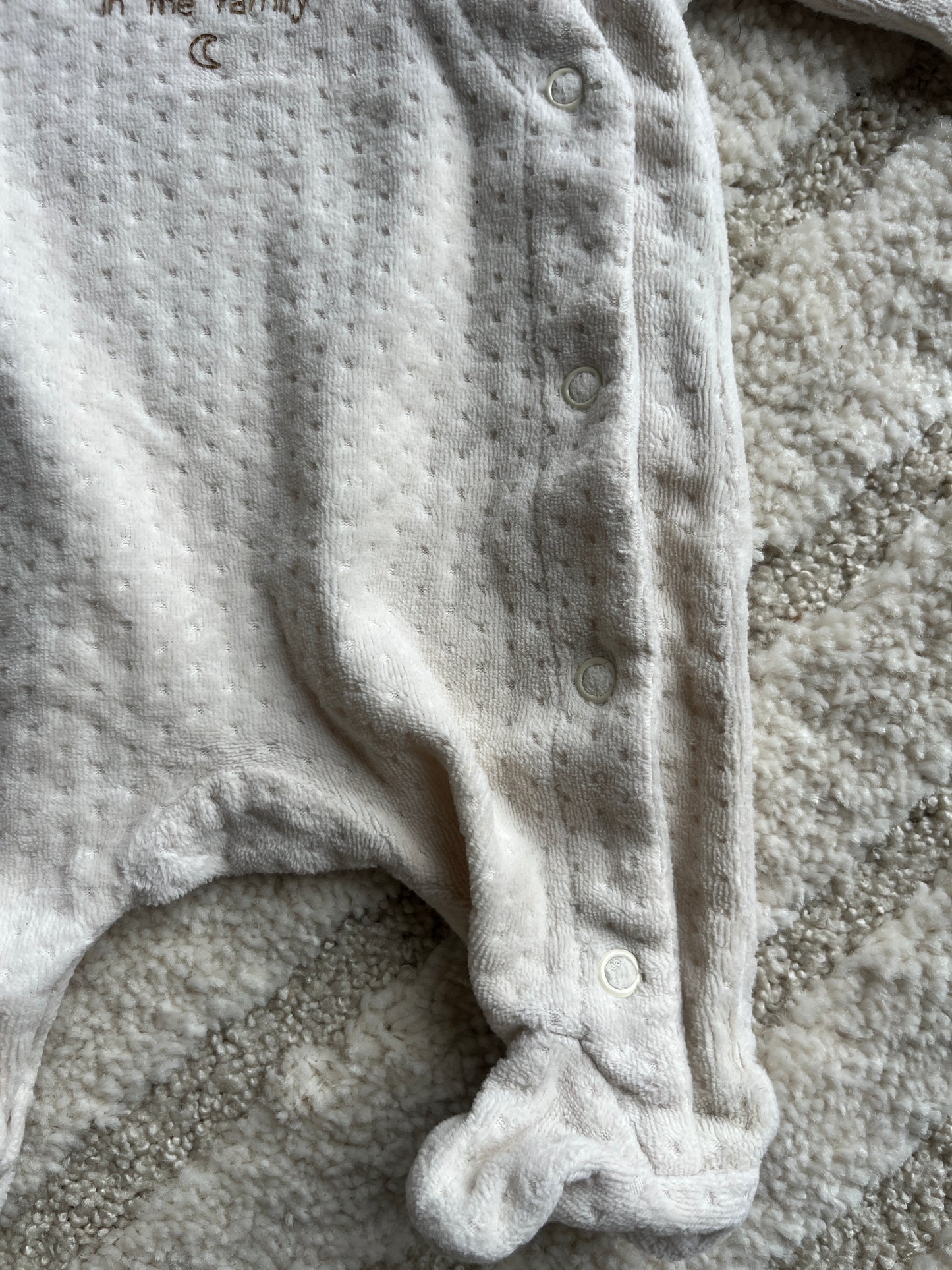 Pyjama velours beige effet matelassé « New one in the Family » - 0 mois