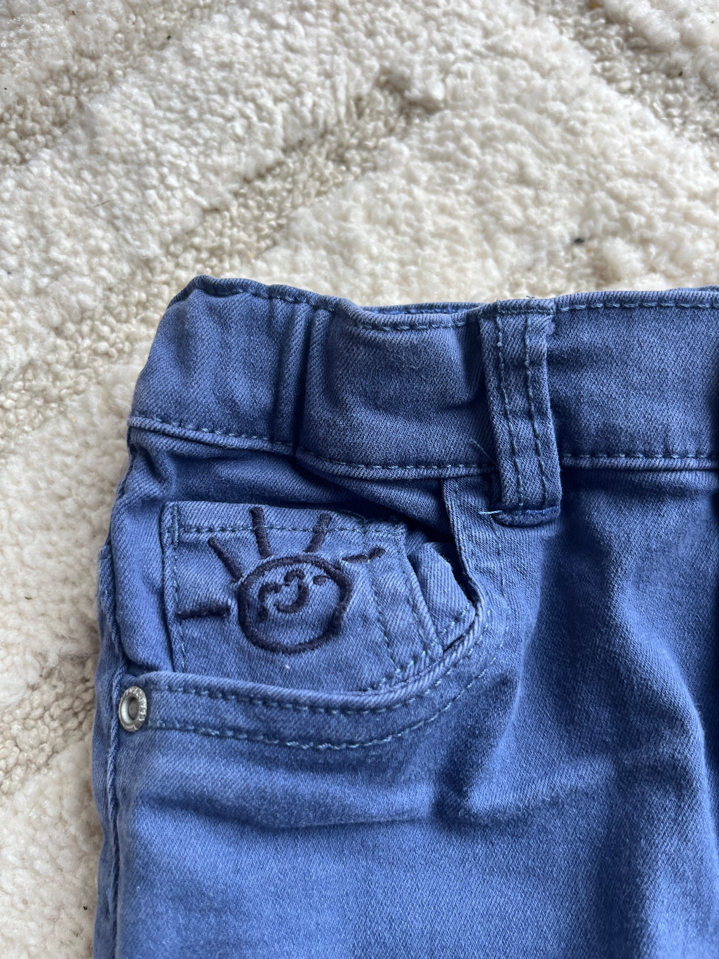 Jean bleu motif soleil sur la poche H&M - 92 cm