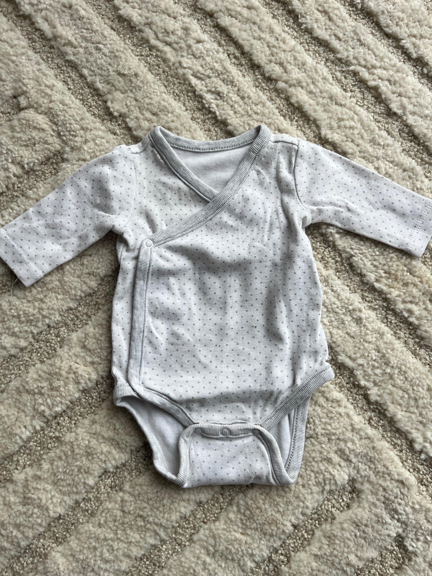 Body à manches longues blanc à pois gris asymétrique - 1 mois