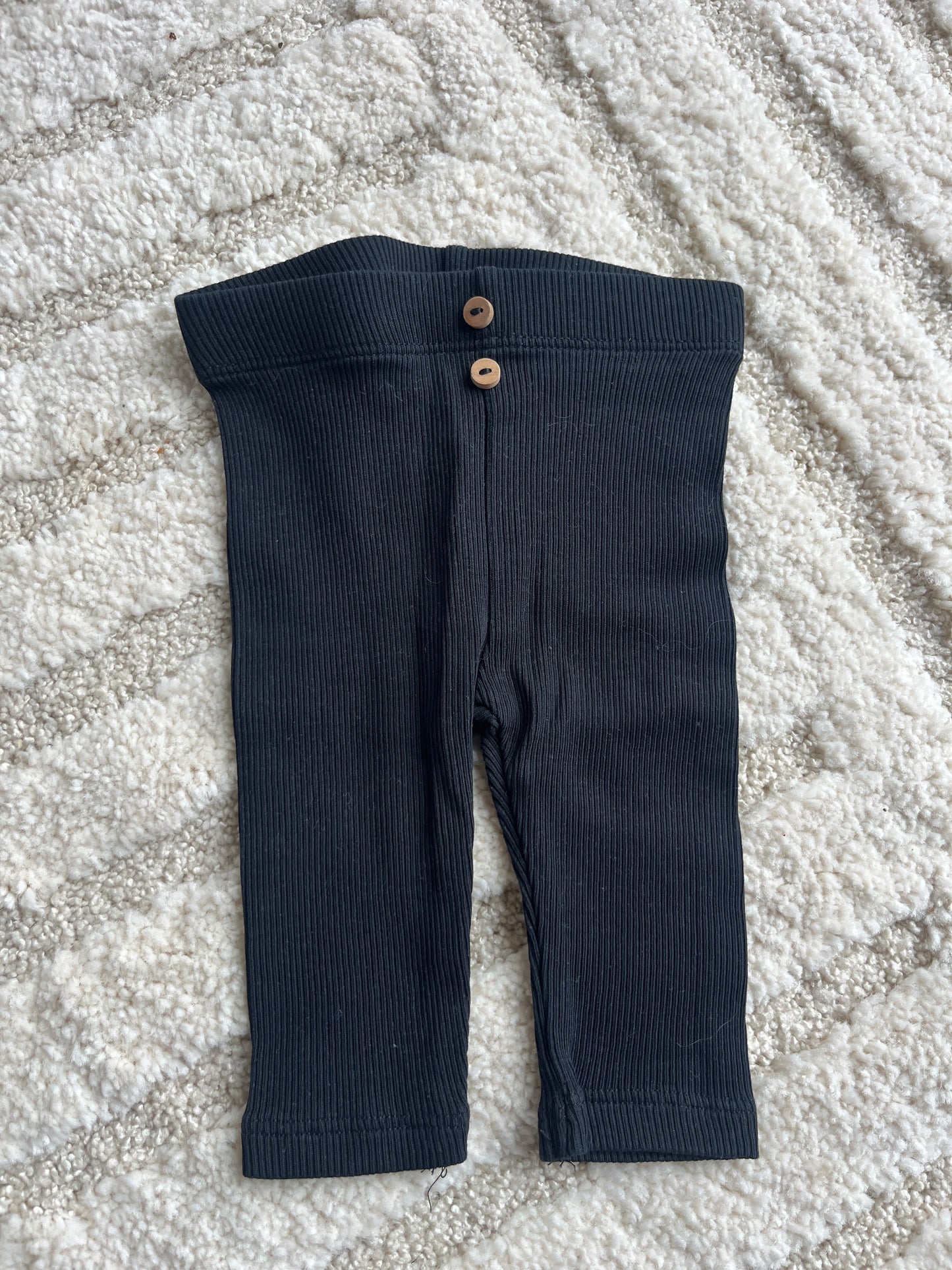 Legging noir côtelé avec boutons marrons Kiabi - 1 mois