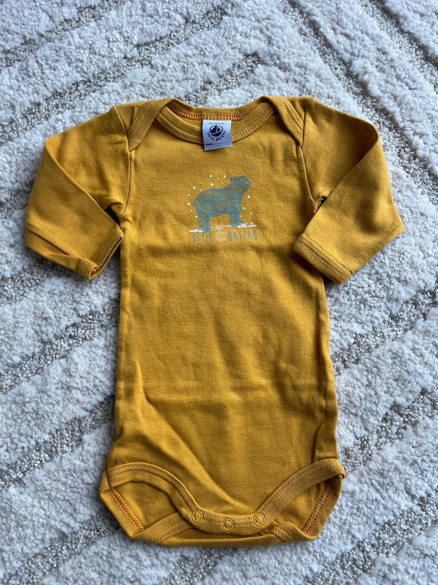 Body à manches longues moutarde motif ours polaire Petit Bateau - 3 mois