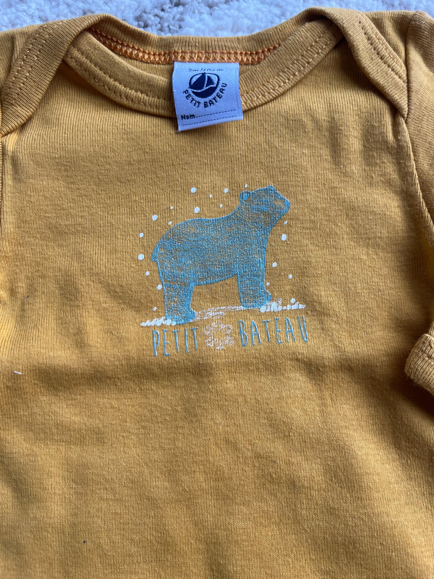 Body à manches longues moutarde motif ours polaire Petit Bateau - 3 mois