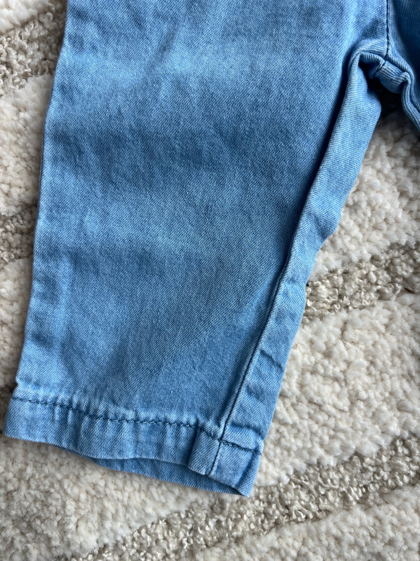Pantalon léger effet jean bleu clair et cargo - 3 mois