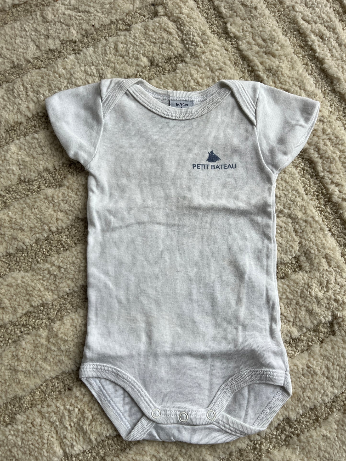 Body à manches courtes blanc motif bateau Petit Bateau - 3 mois