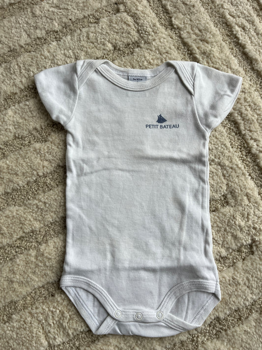 Body à manches courtes blanc motif bateau Petit Bateau - 3 mois