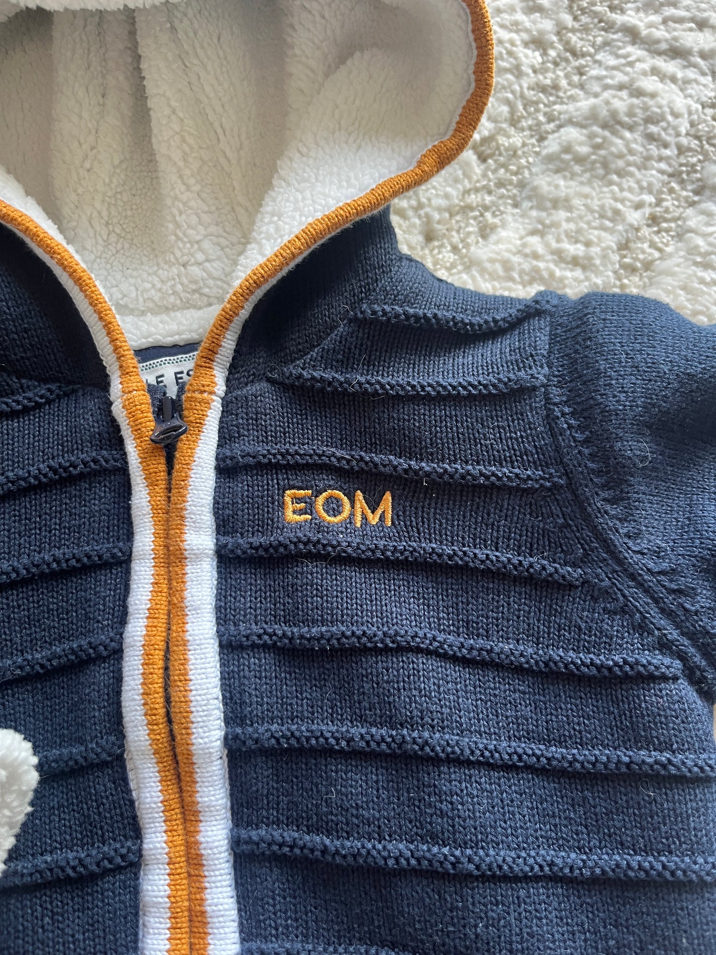 Veste à manches longues bleu marine à capuche et moumoute à l’intérieur Elle Est Où La Mer - 18 mois