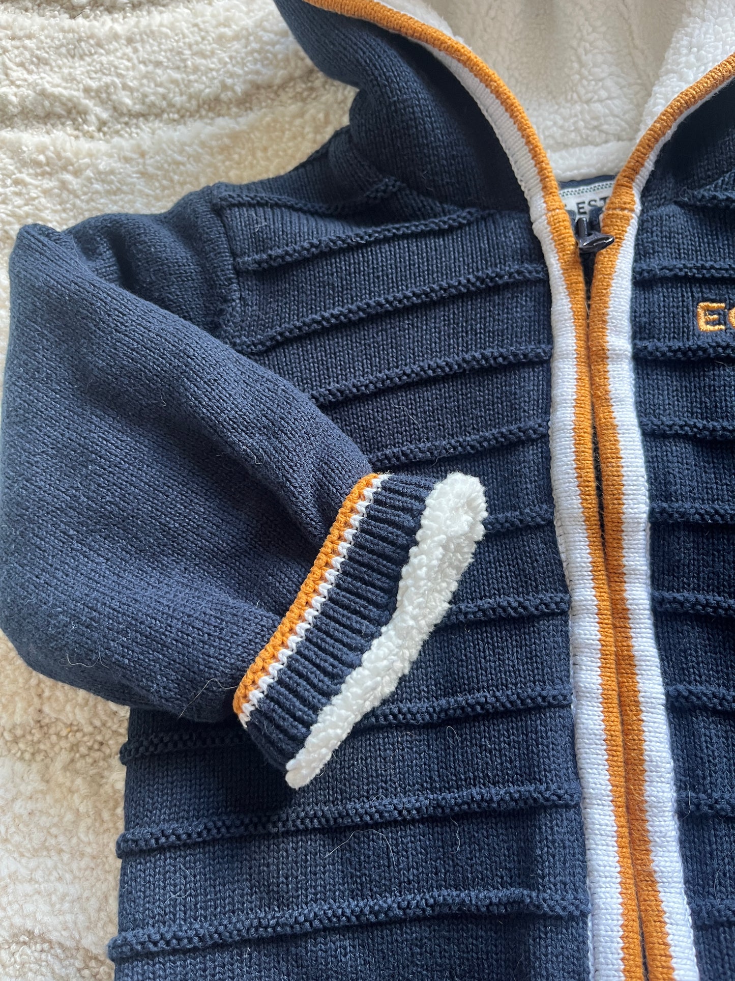 Veste à manches longues bleu marine à capuche et moumoute à l’intérieur Elle Est Où La Mer - 18 mois