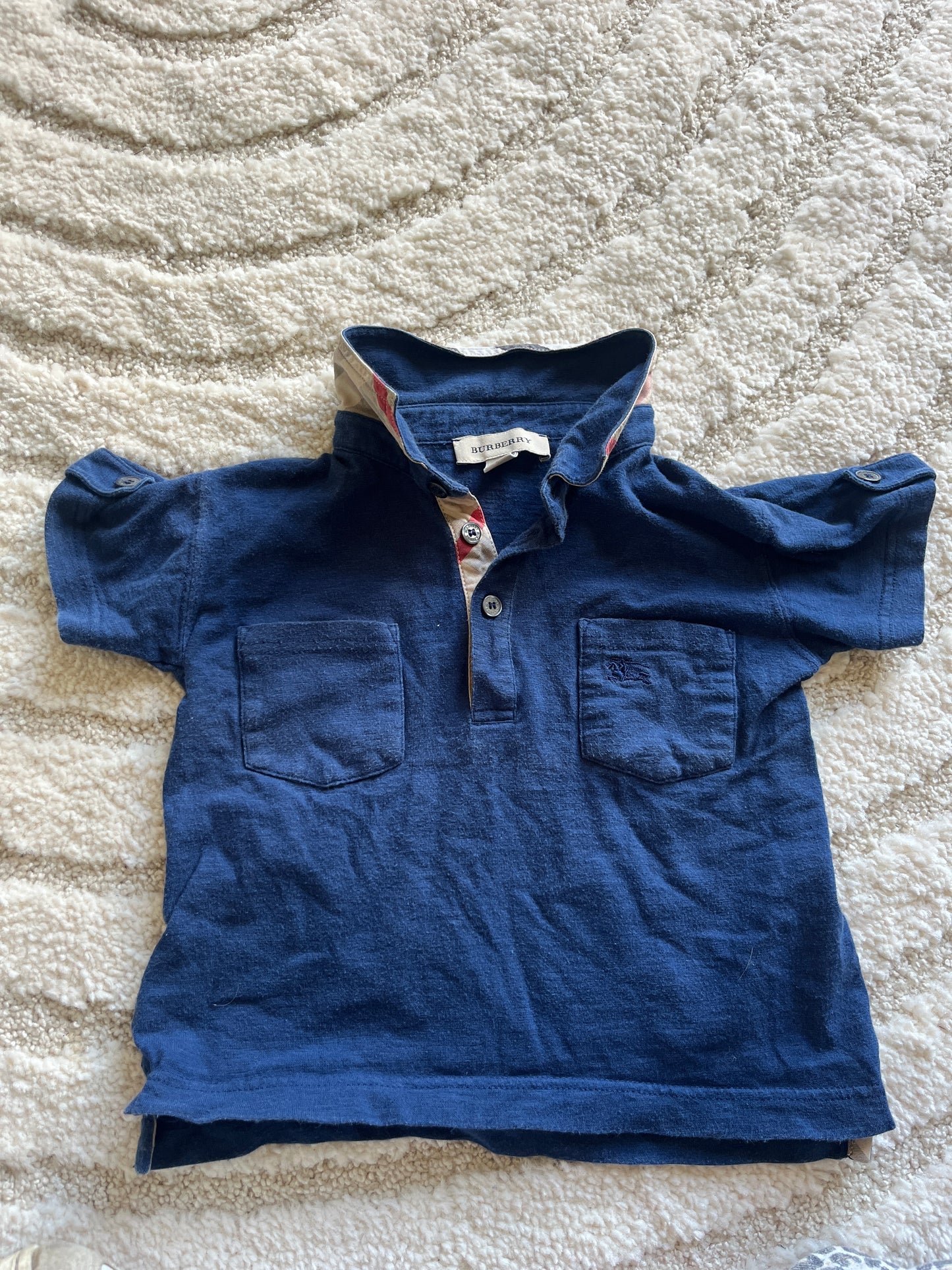 T-shirt à manches courtes bleu marine avec col Burberry - 18 mois