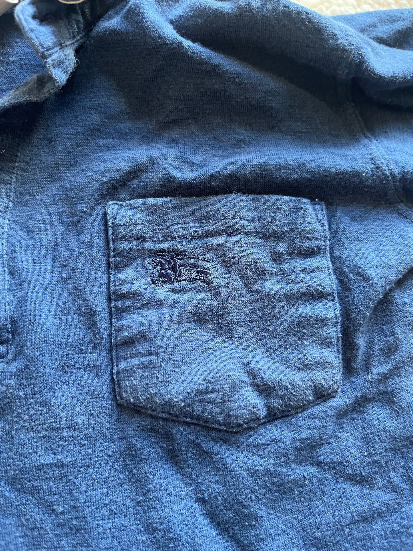 T-shirt à manches courtes bleu marine avec col Burberry - 18 mois