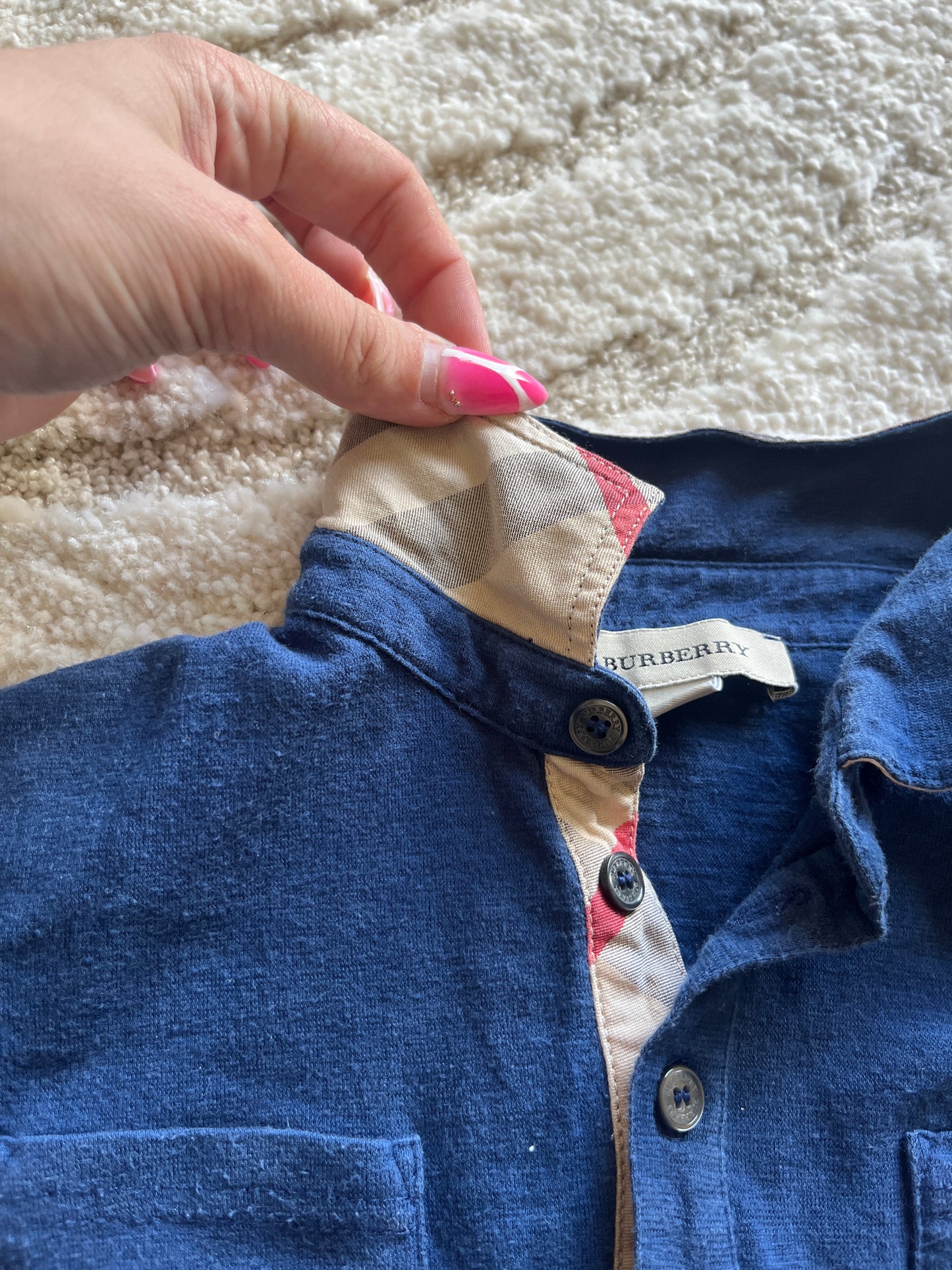 T-shirt à manches courtes bleu marine avec col Burberry - 18 mois