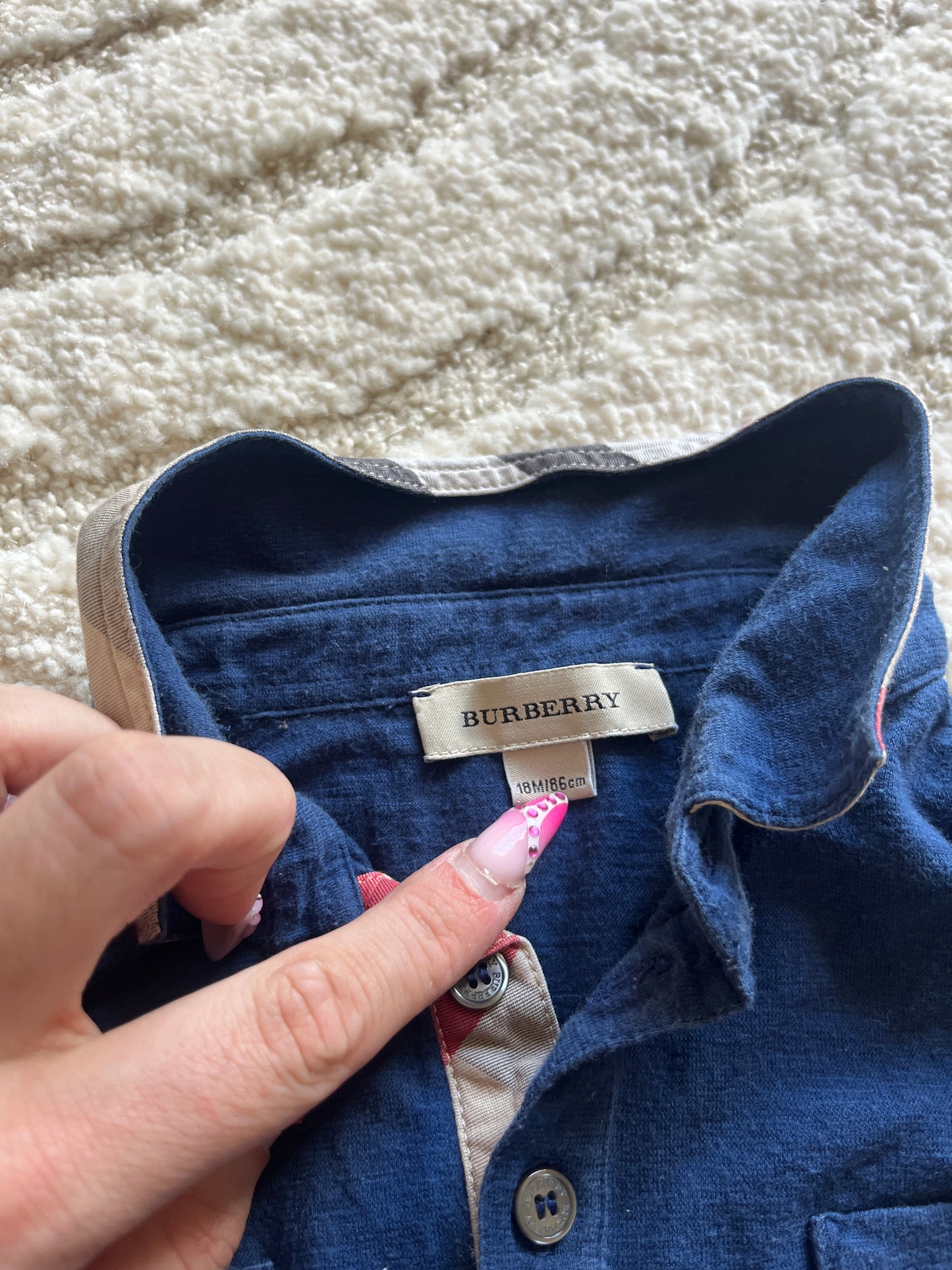 T-shirt à manches courtes bleu marine avec col Burberry - 18 mois